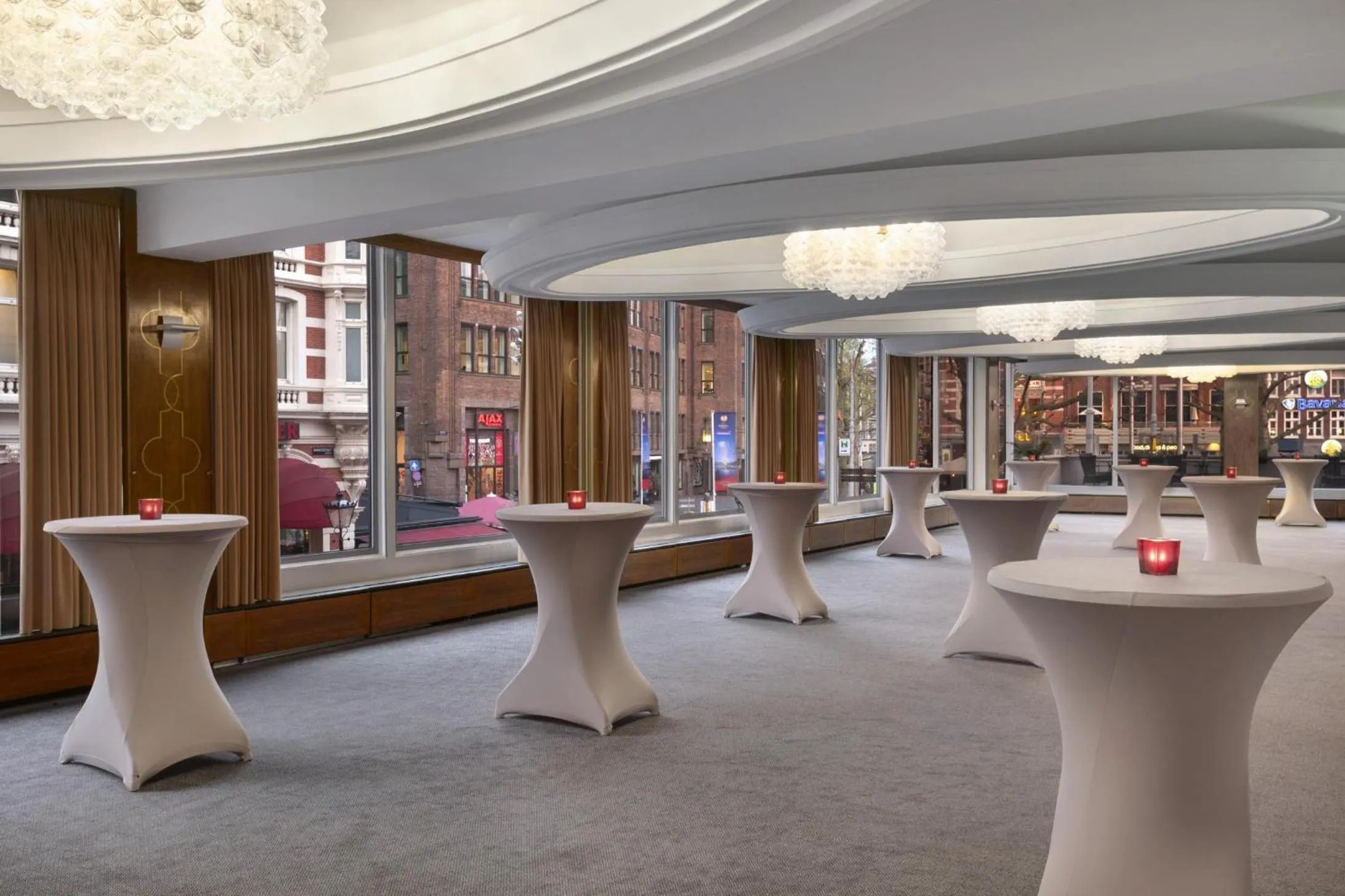 Lobby or reception in NH Amsterdam Caransa