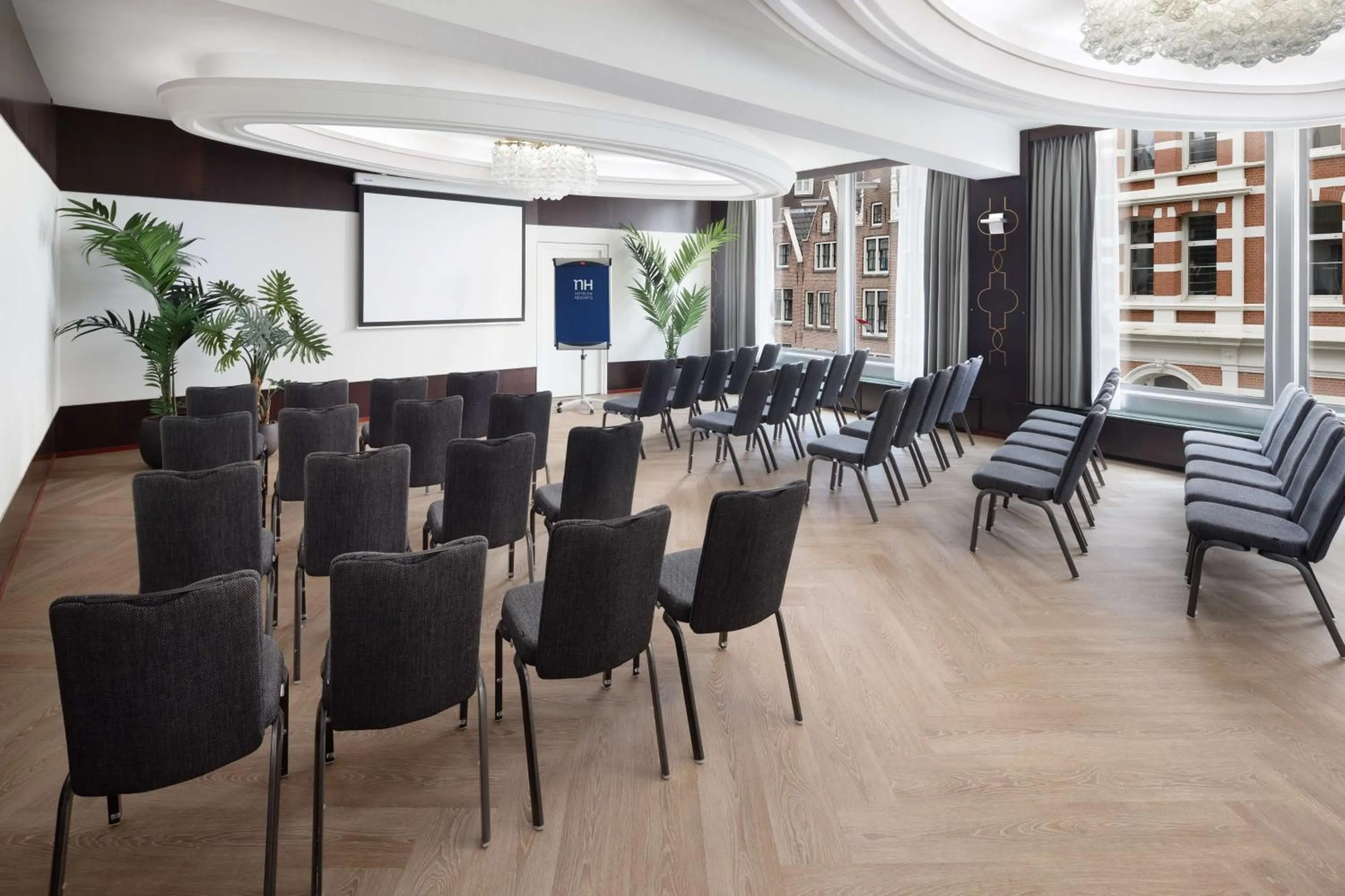 Meeting/conference room in NH Amsterdam Caransa