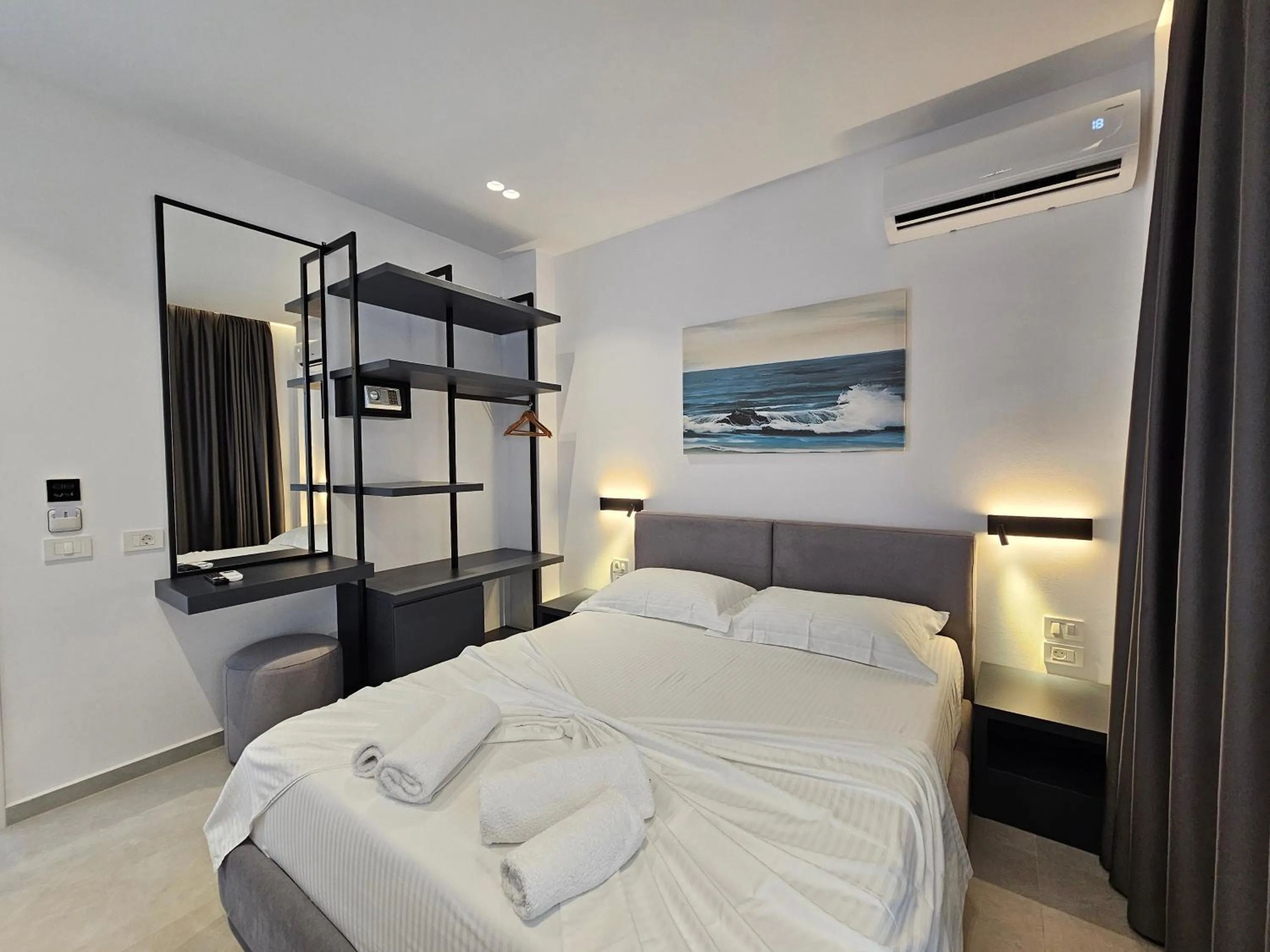Bed in Adele Hotel Ksamil