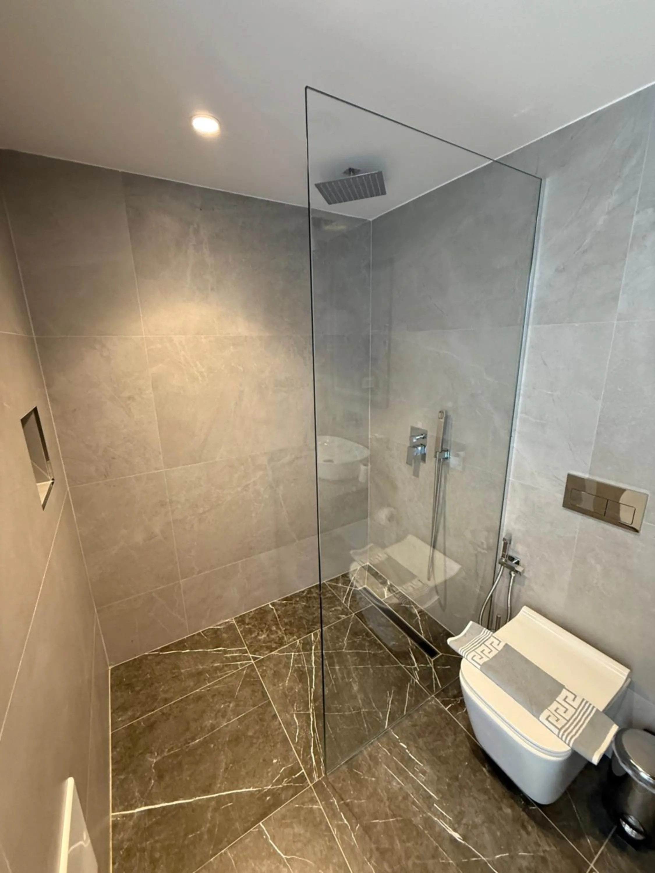 Shower in Adele Hotel Ksamil