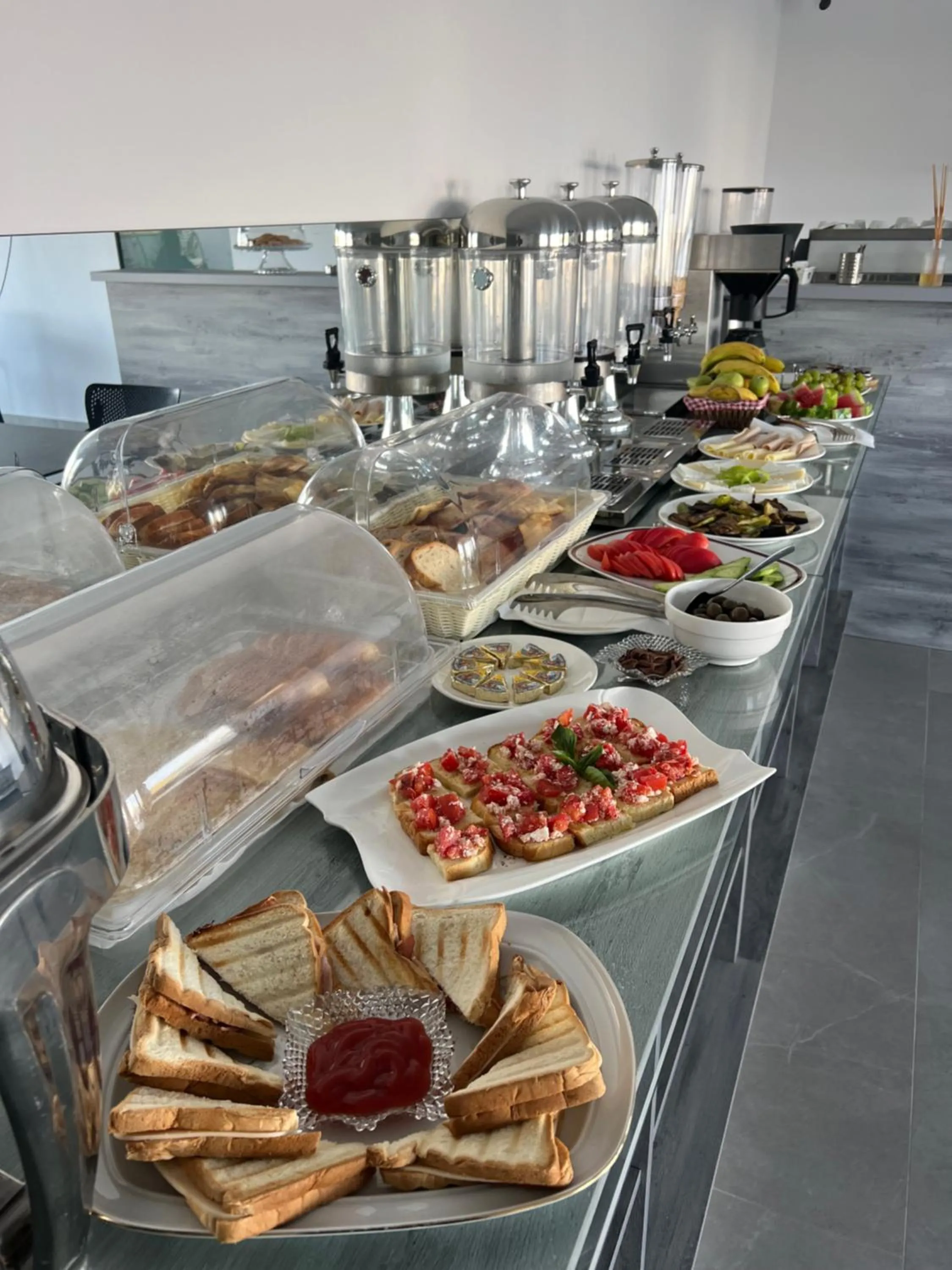 Food and drinks in Adele Hotel Ksamil