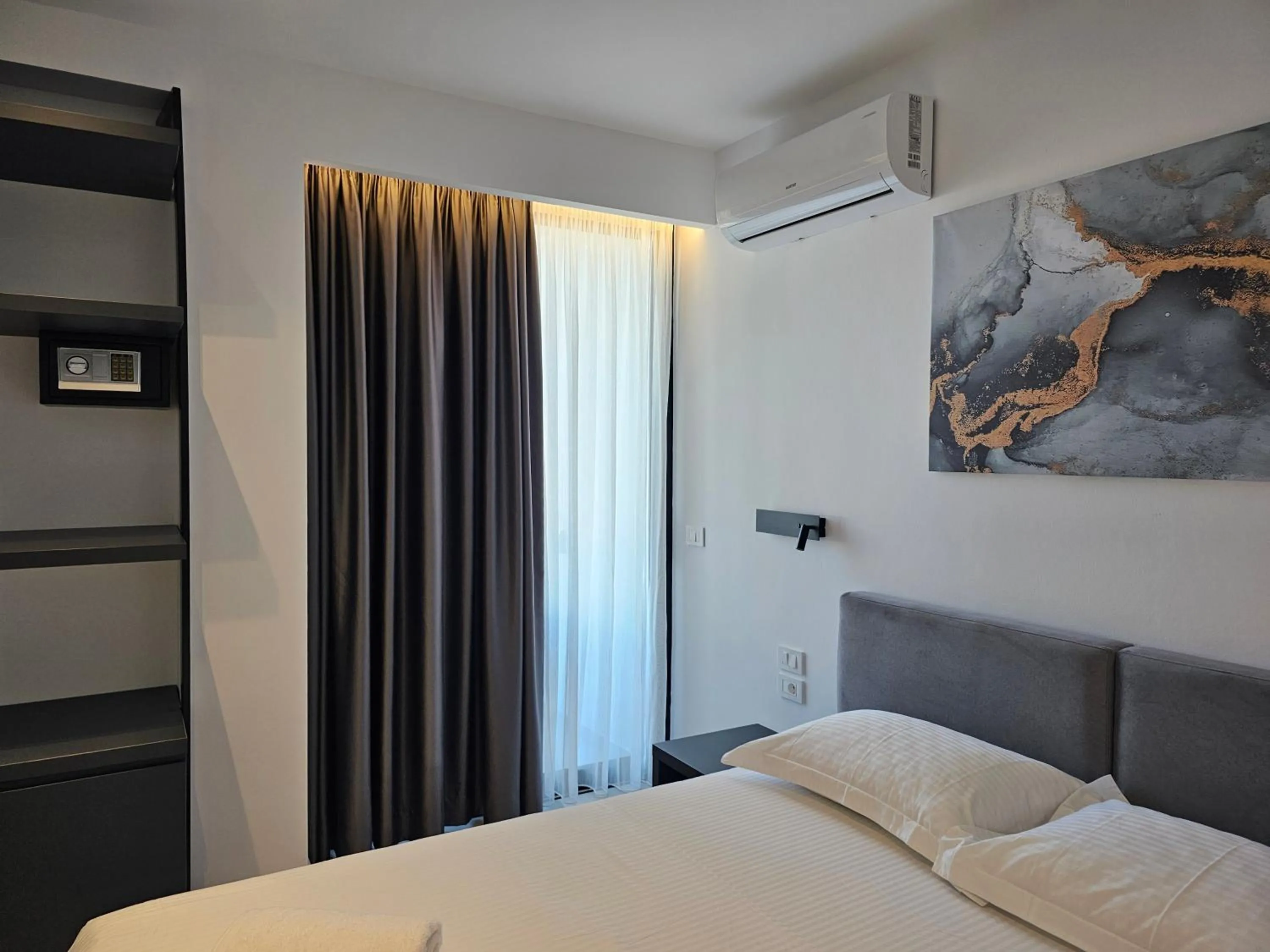Bed in Adele Hotel Ksamil