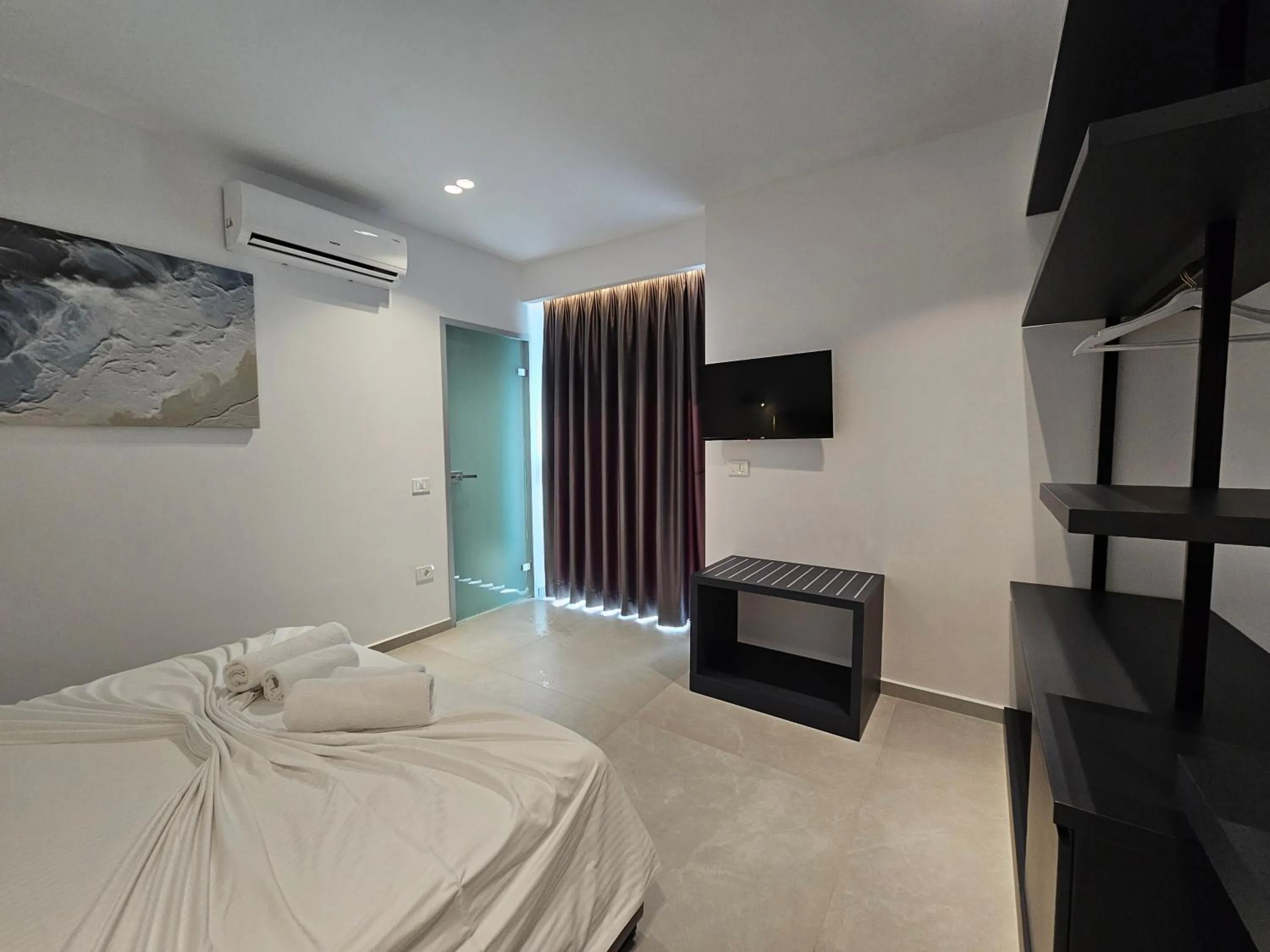 Bed in Adele Hotel Ksamil