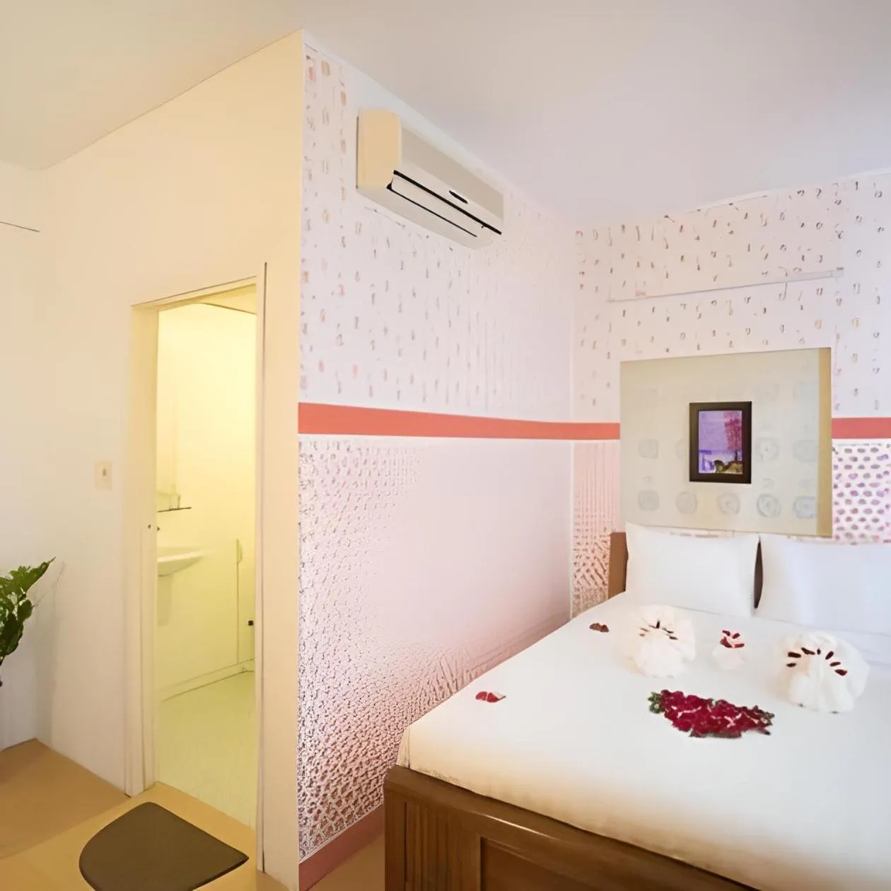 Bedroom, Bed in Cua Dai Beach Homestay