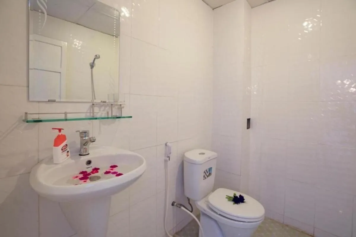 Toilet in Cua Dai Beach Homestay