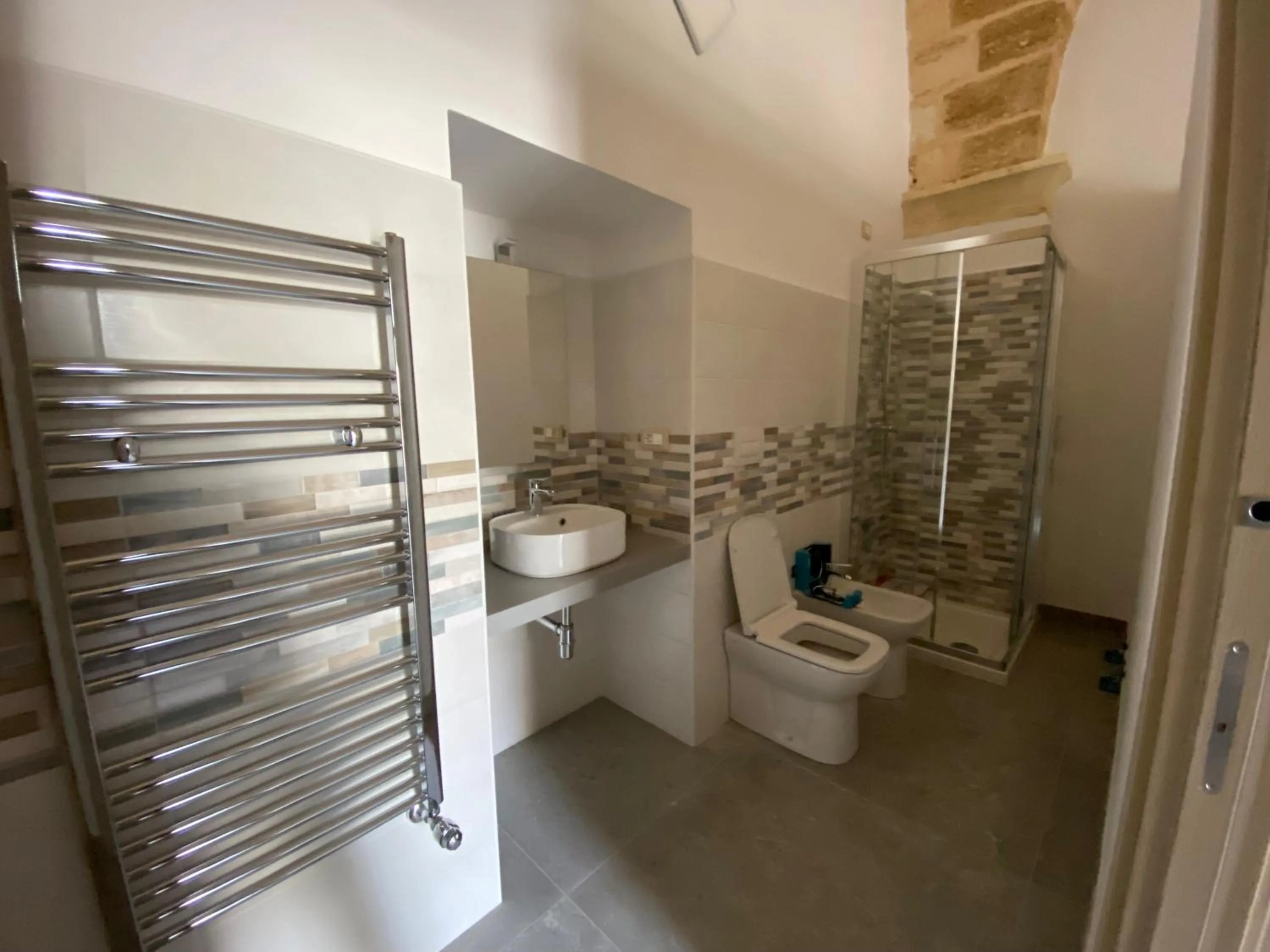 Shower in Perla Suite
