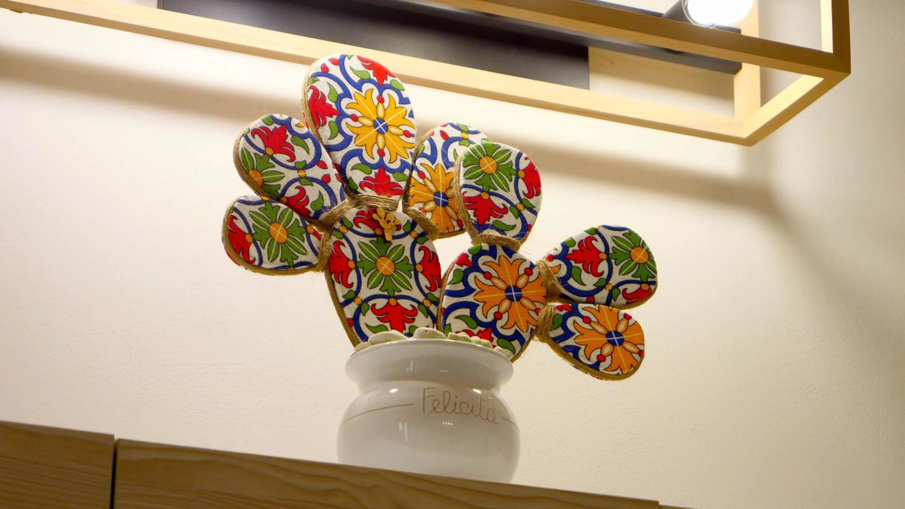 Decorative detail in Perla Suite