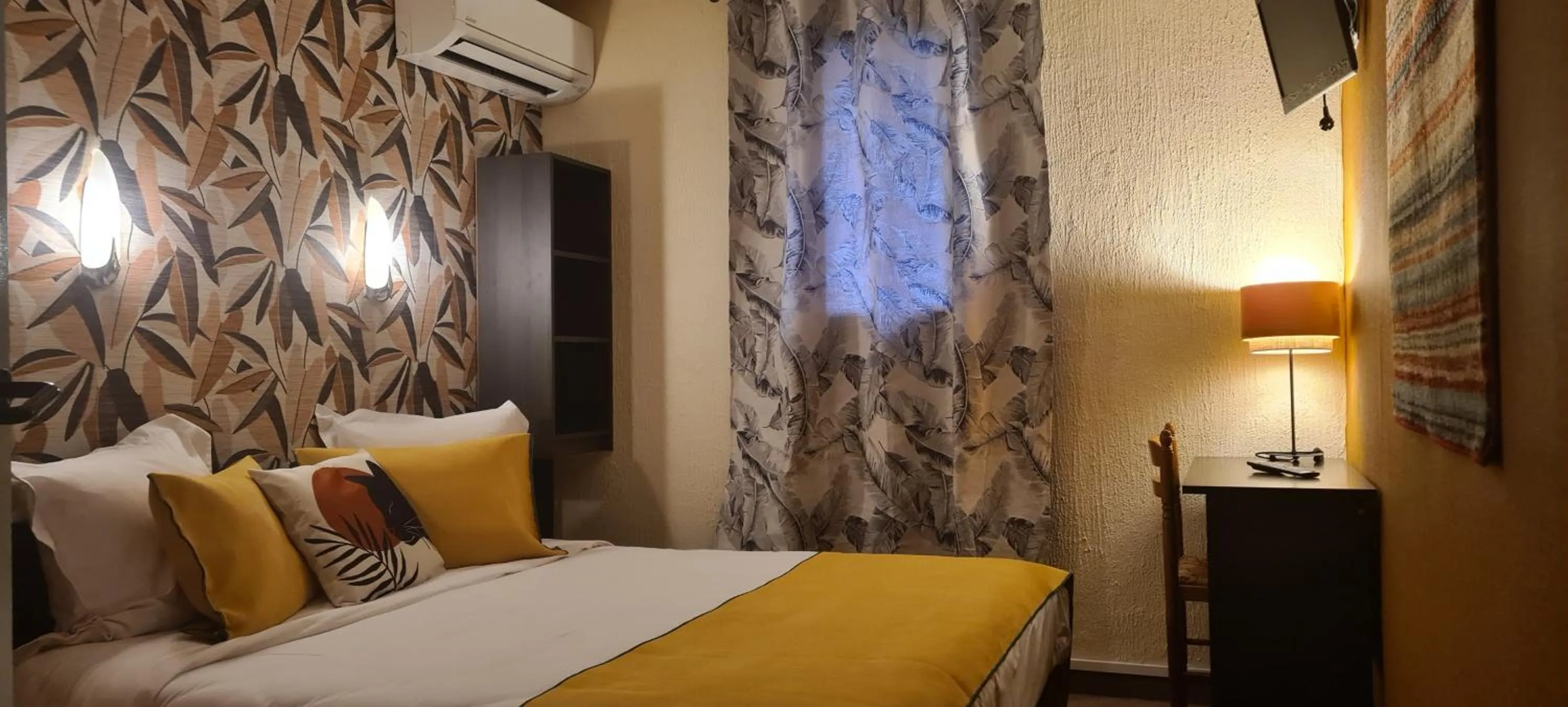 Bed in Hôtel L'Etoile Aéroport - A61