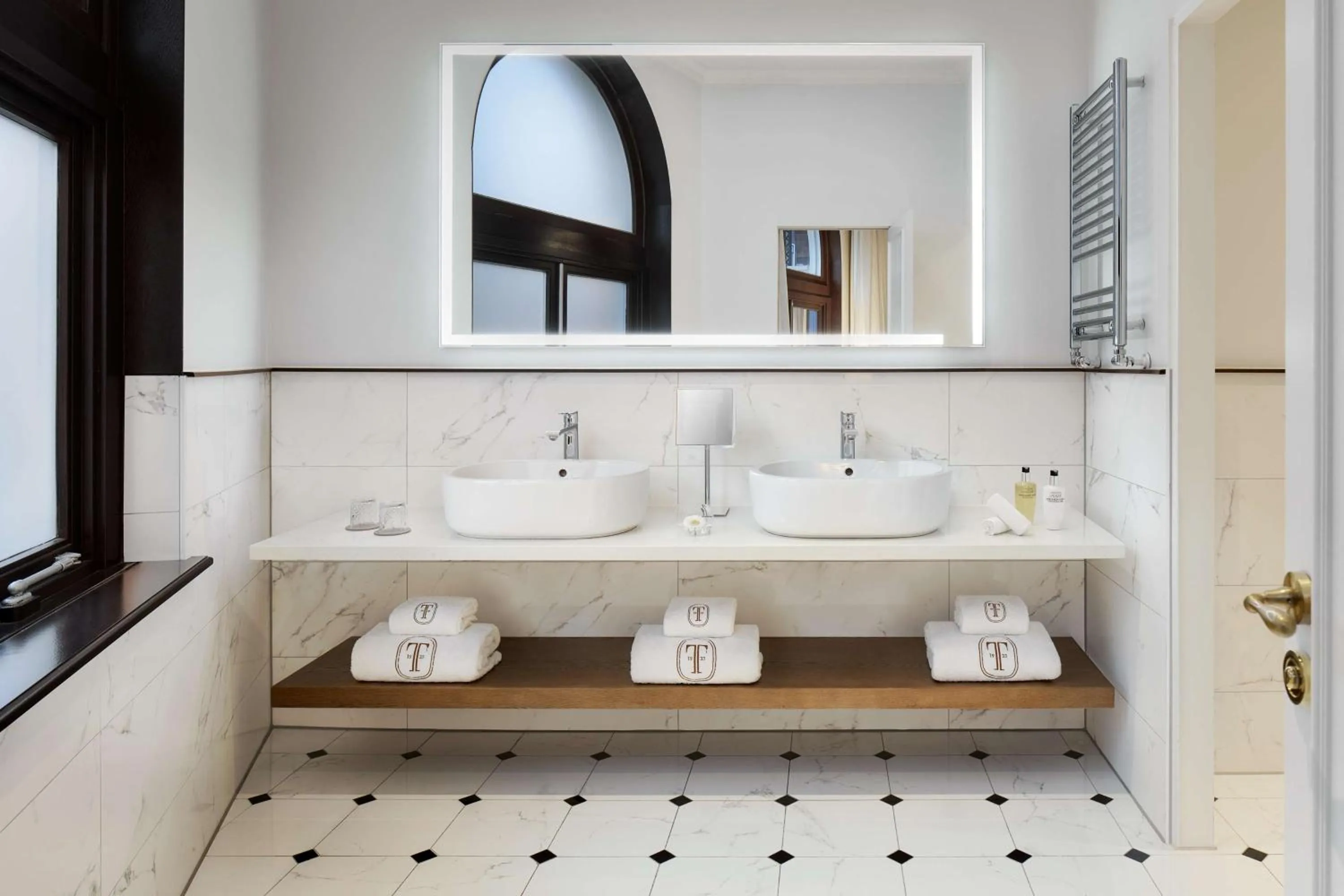 Bathroom in Tivoli Doelen Amsterdam Hotel