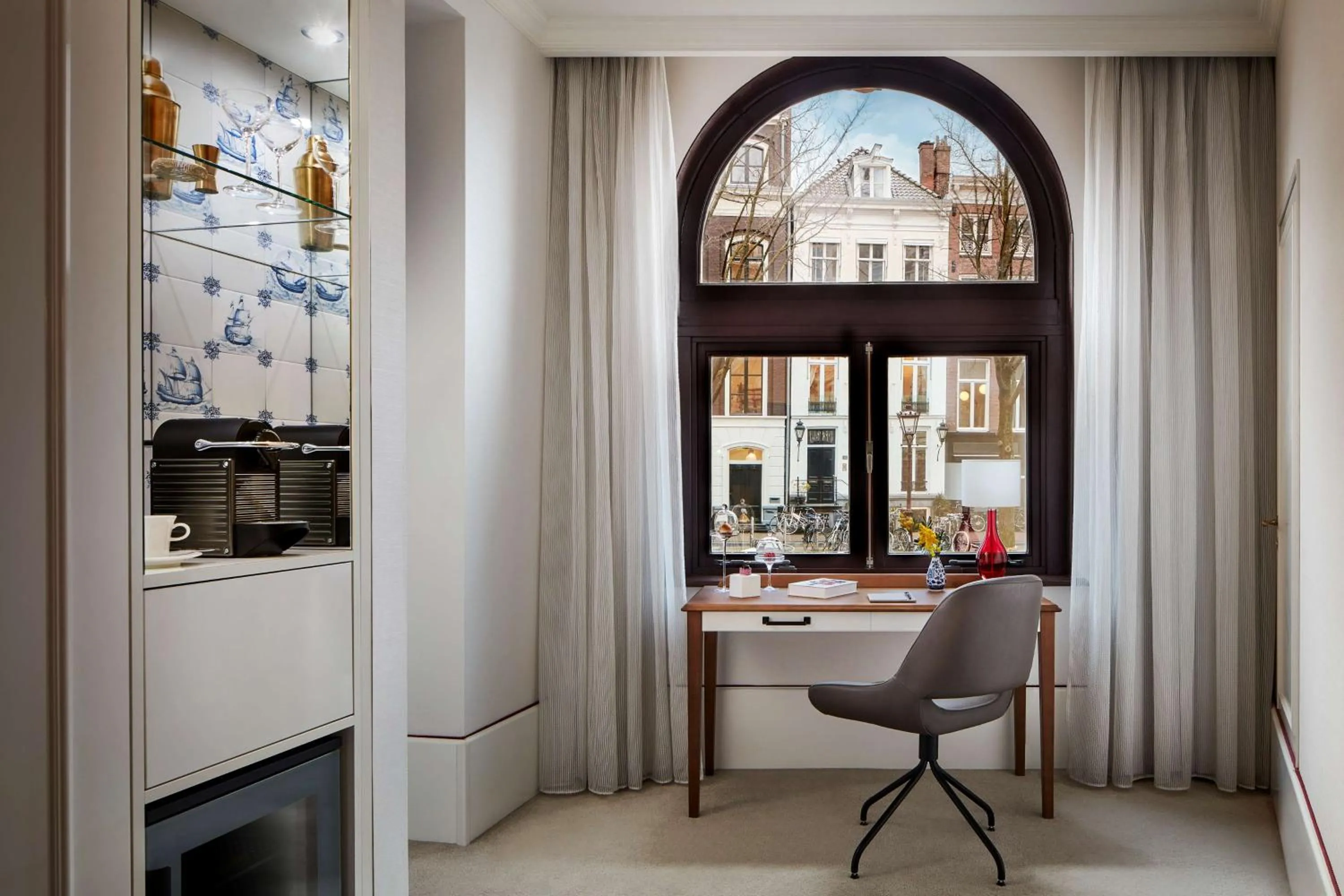 Bedroom in Tivoli Doelen Amsterdam Hotel