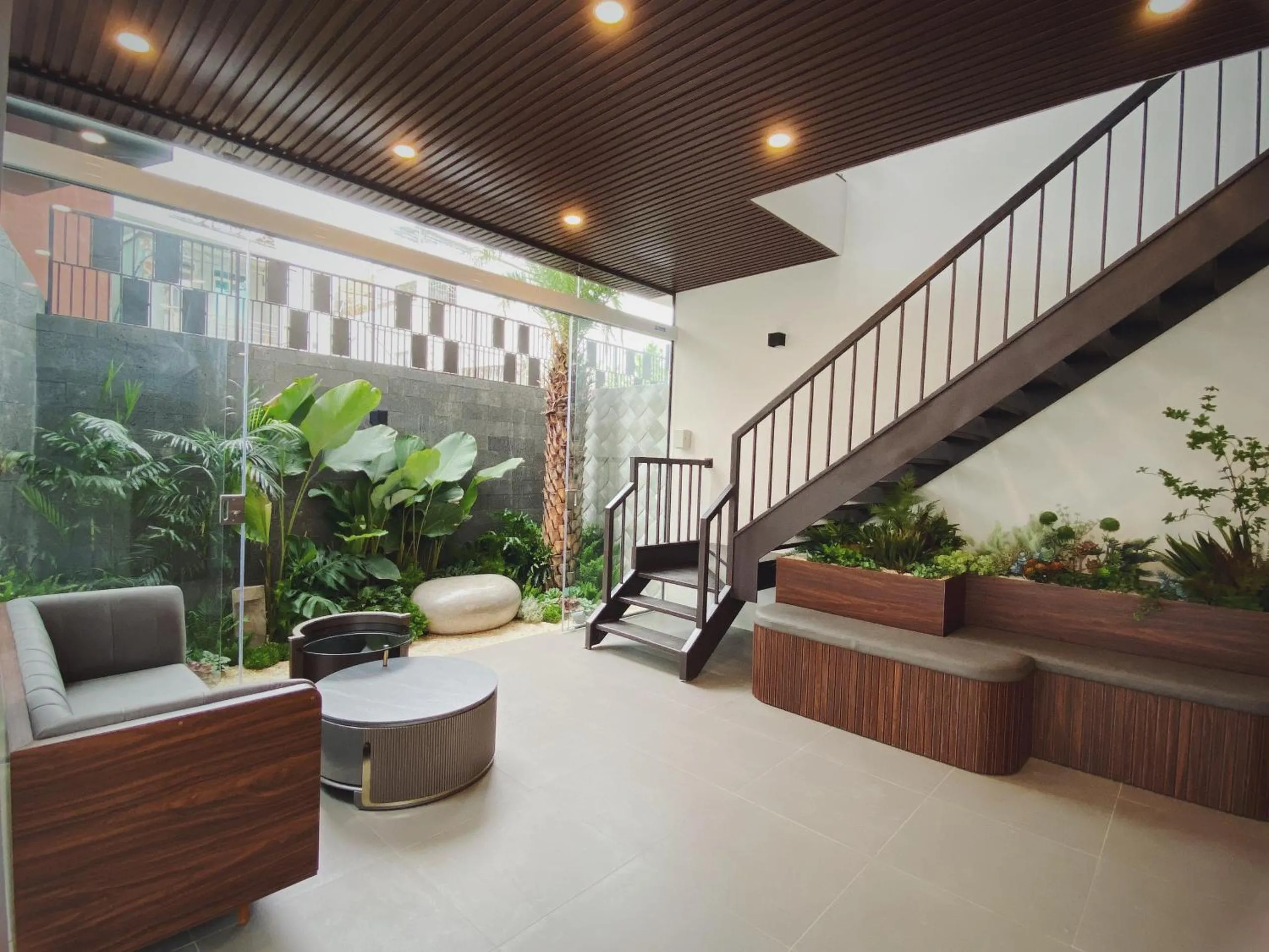 Communal lounge/ TV room in PLEIKU HIGHLANDS BOUTIQUE HOTEL