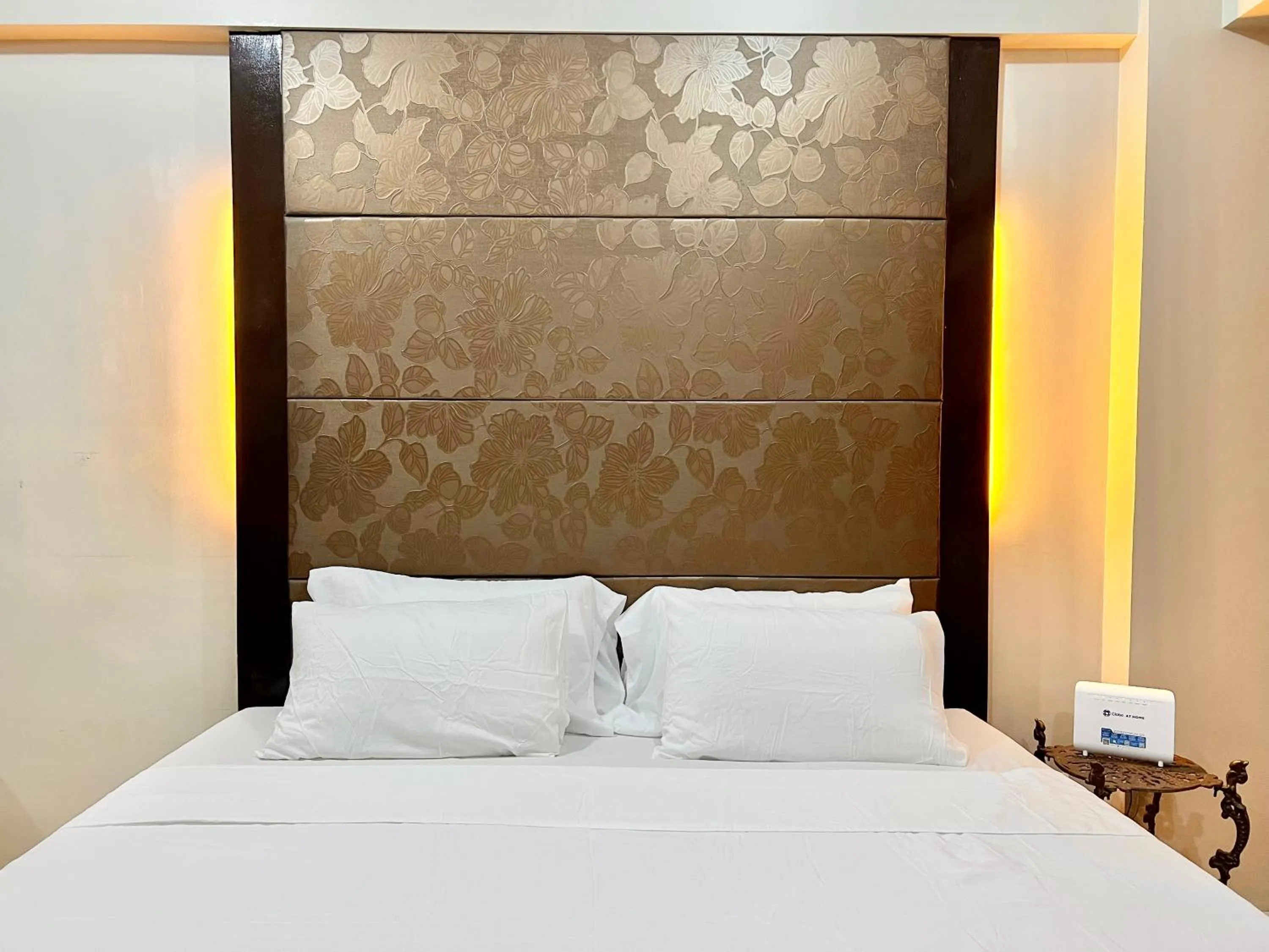 Bedroom, Bed in Kiel 5-Star Condo Hotel Across NAIA Manila Airport Terminal 3