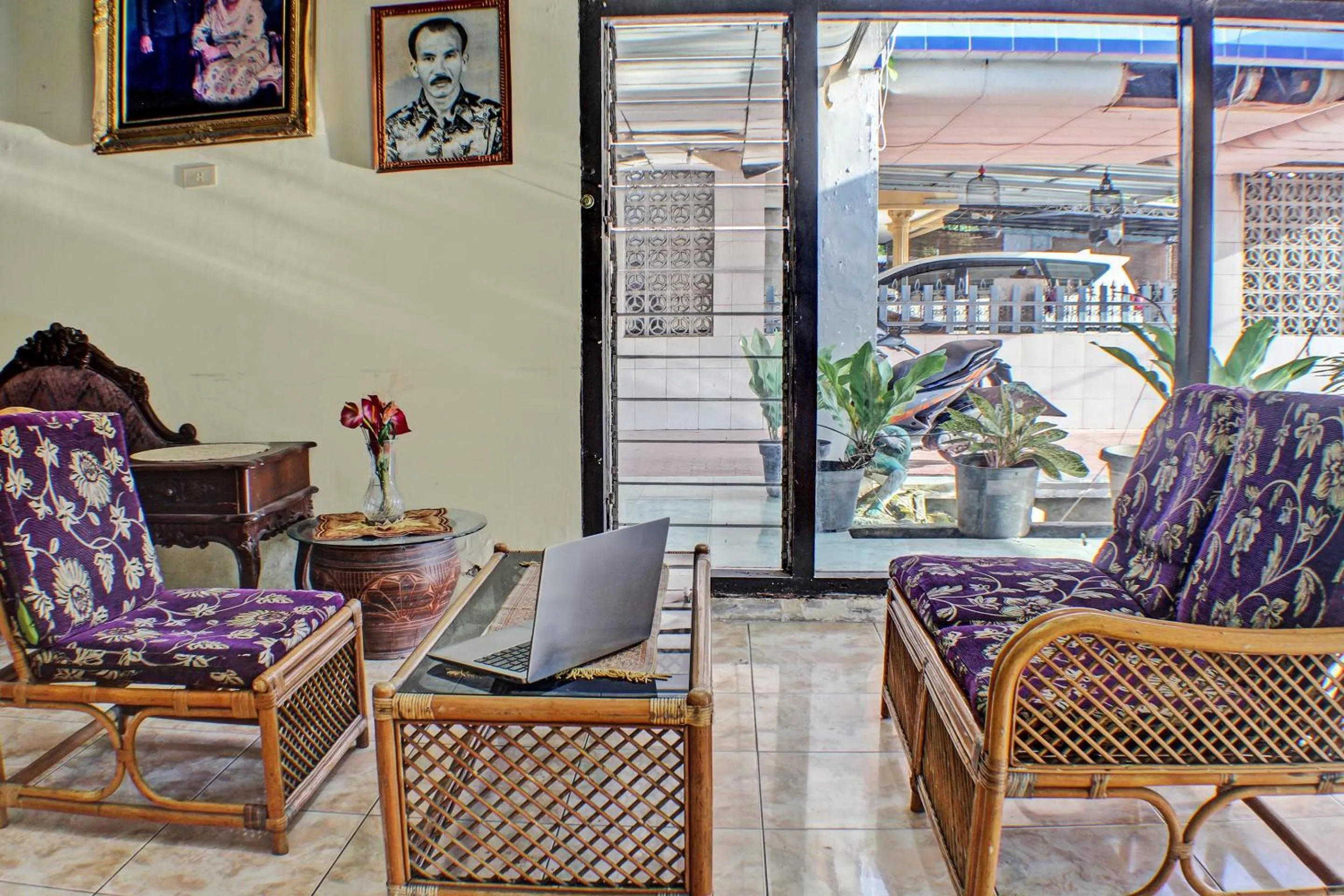 Lobby or reception in Hotel O Badar Guest House Syariah