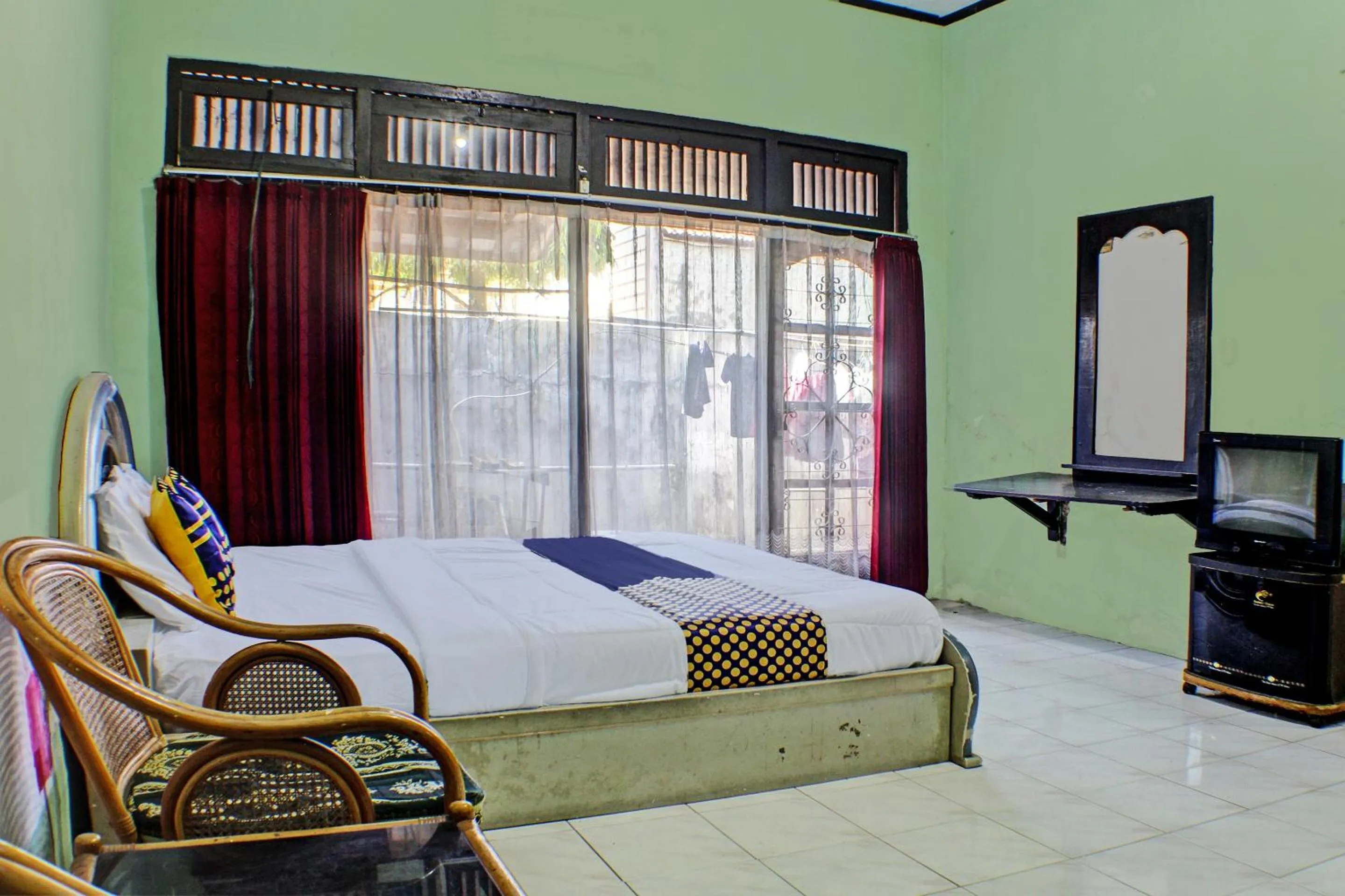 Bedroom, Bed in Hotel O Badar Guest House Syariah