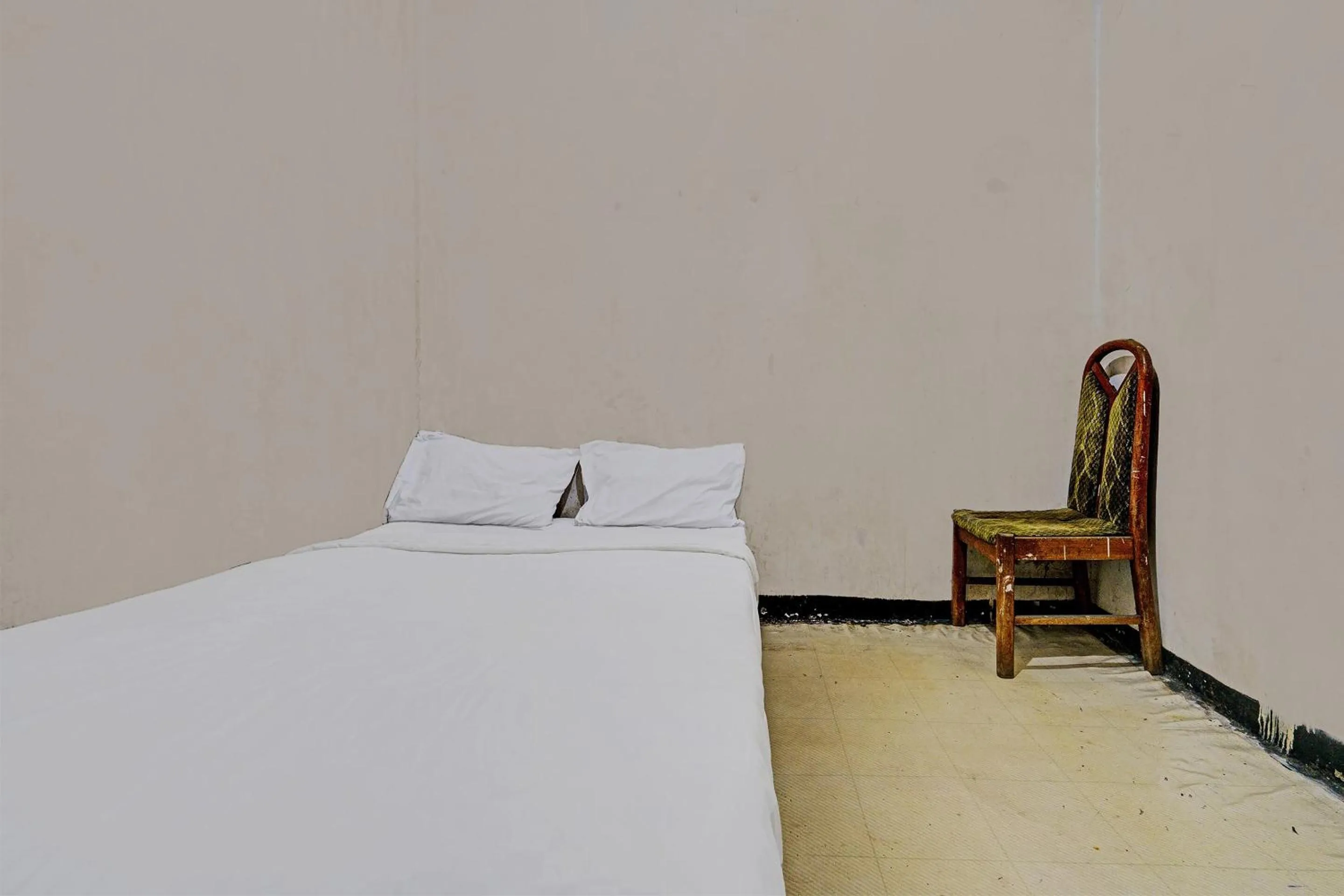 Bedroom, Bed in OYO Life 92709 Kost Teras Cikapundung Syariah