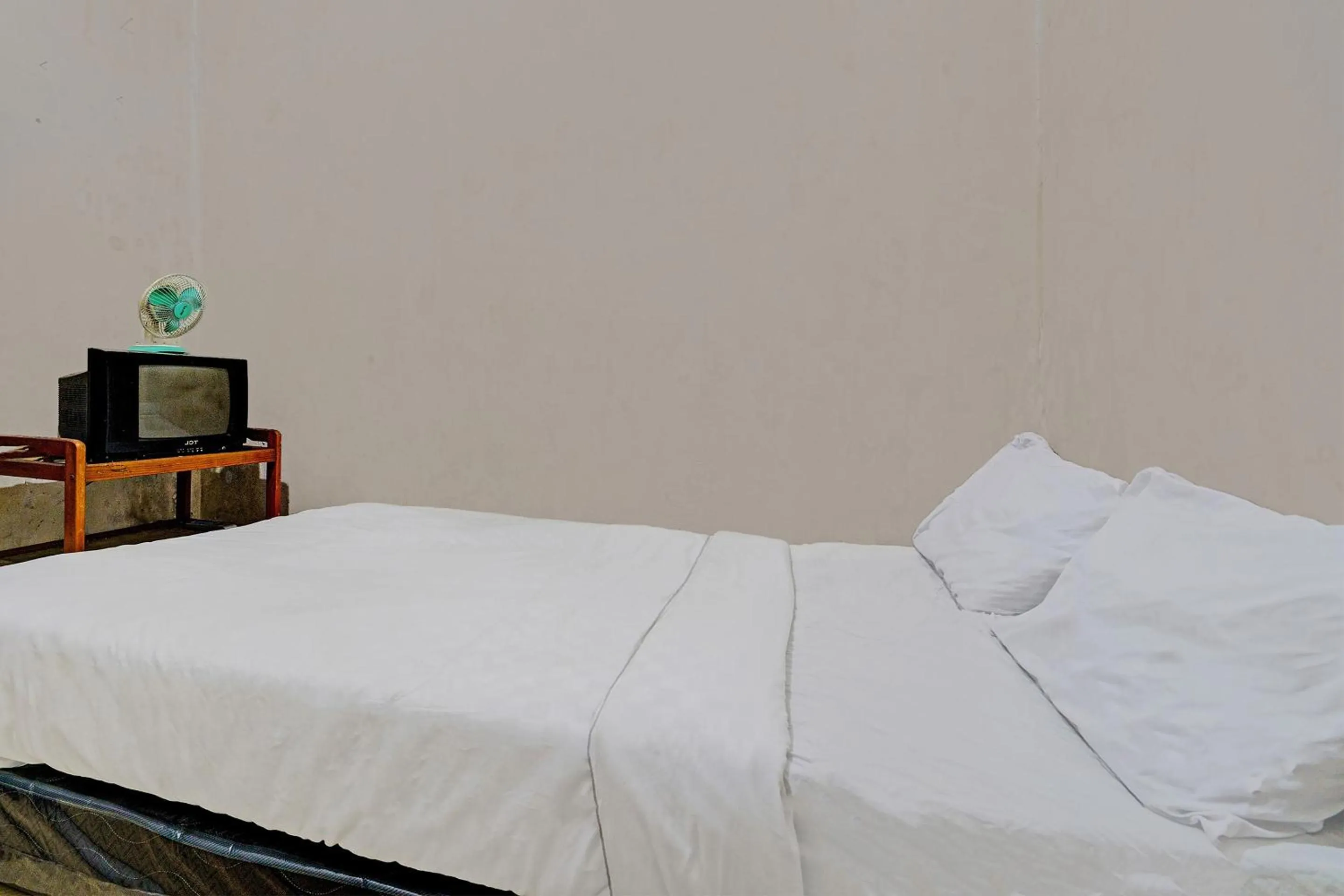 Bedroom, Bed in OYO Life 92709 Kost Teras Cikapundung Syariah