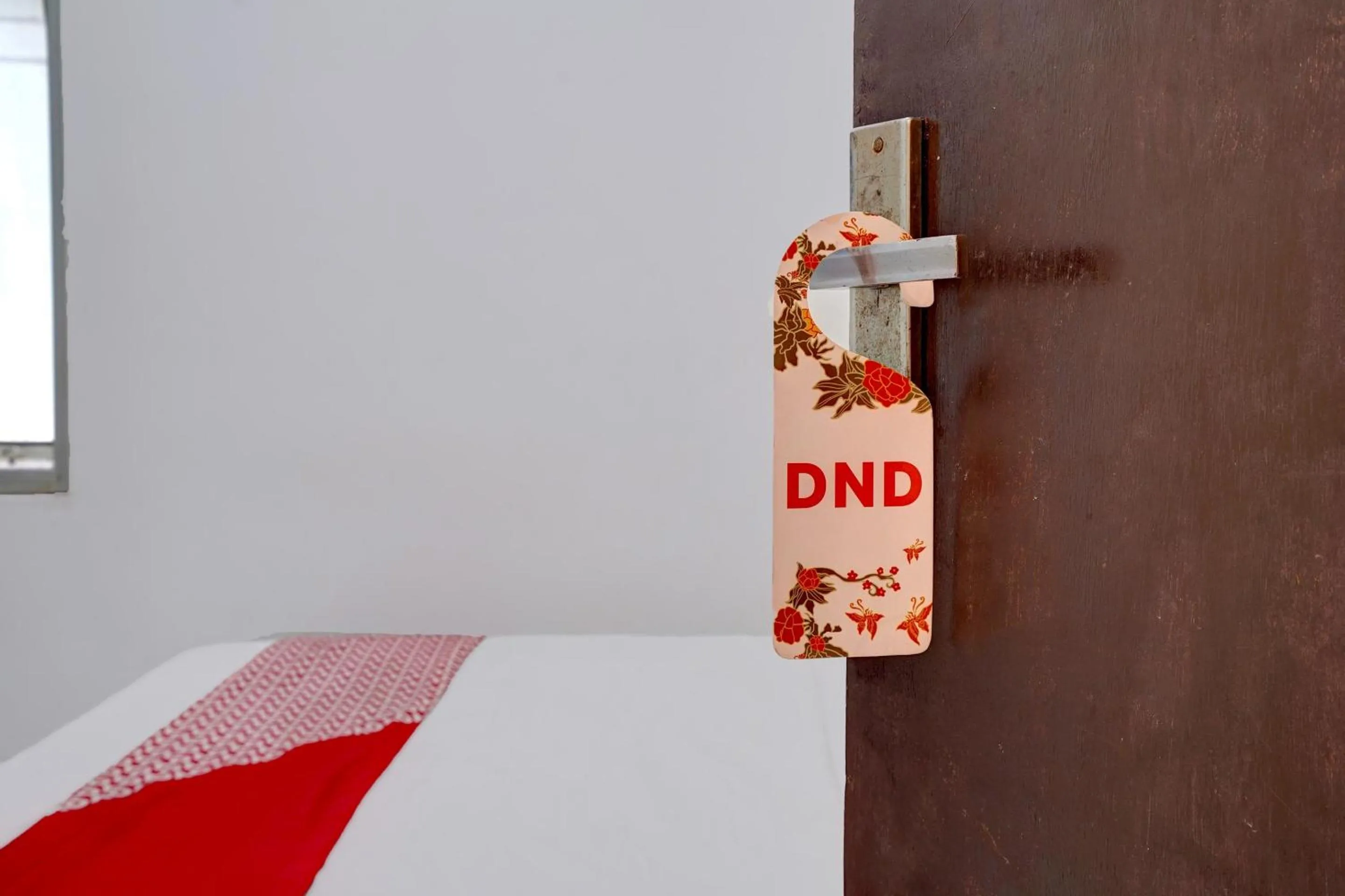 Bedroom in OYO 92725 Regol Srimahi Residence