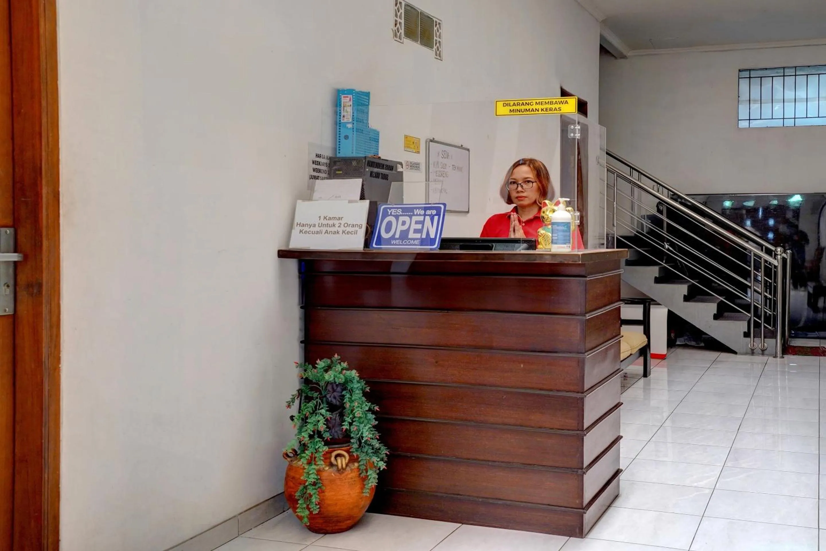 Lobby or reception in OYO 92725 Regol Srimahi Residence