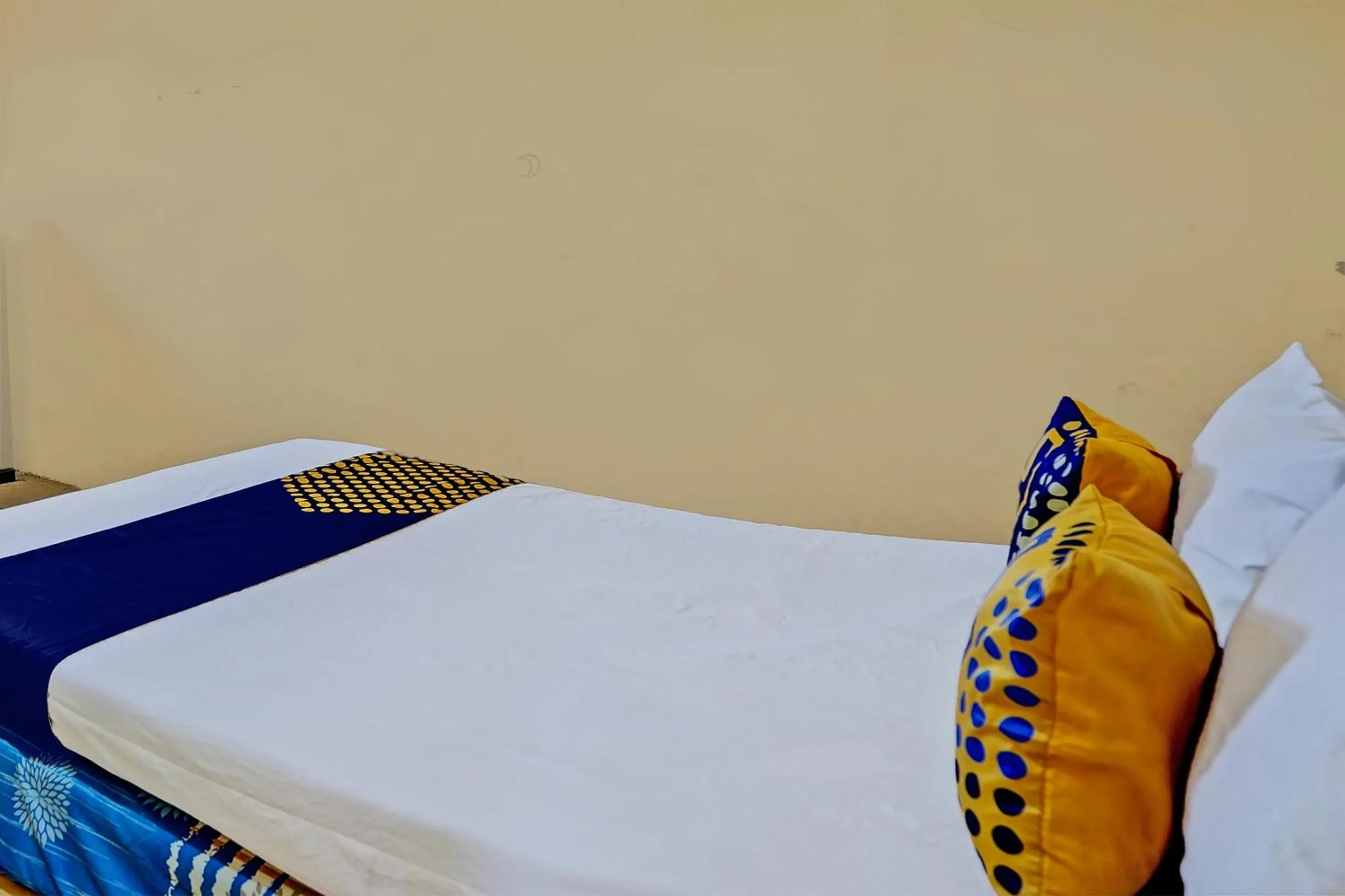 Bedroom, Bed in Hotel O Lili Kost SyariahNearKetapang Royal City