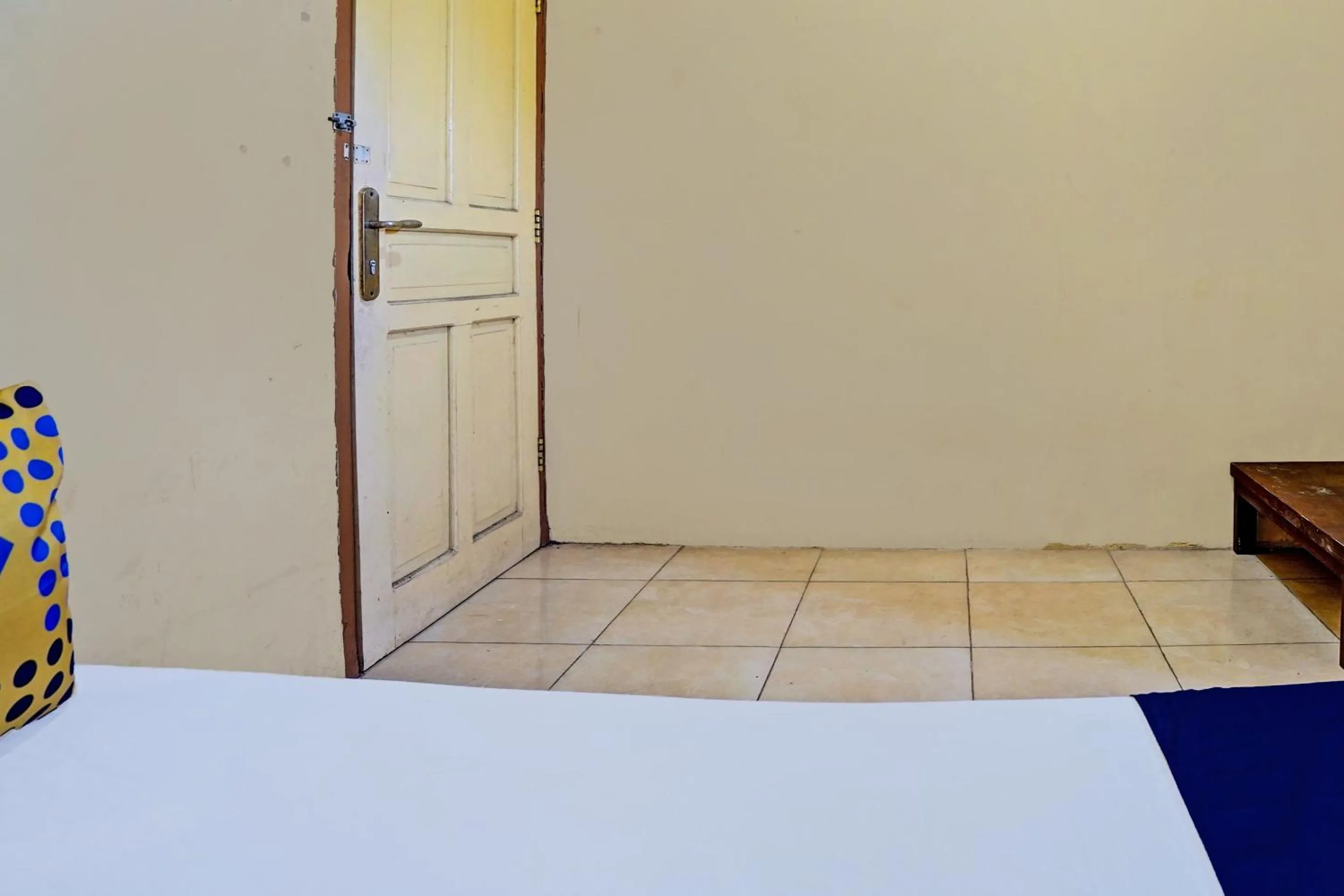 Bedroom, Bed in Hotel O Lili Kost SyariahNearKetapang Royal City