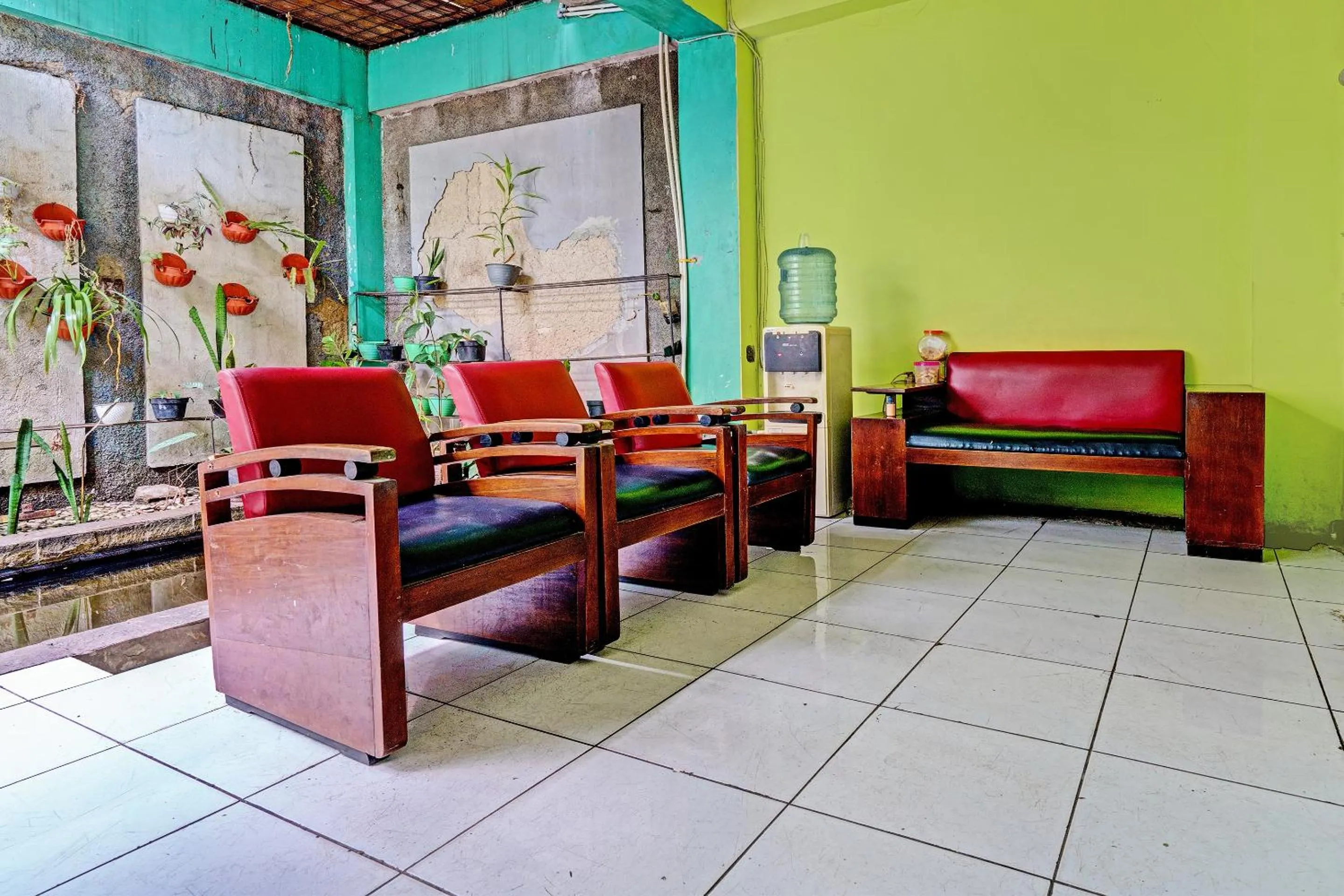 Lobby or reception in Hotel O Geulis Guest House Syariah