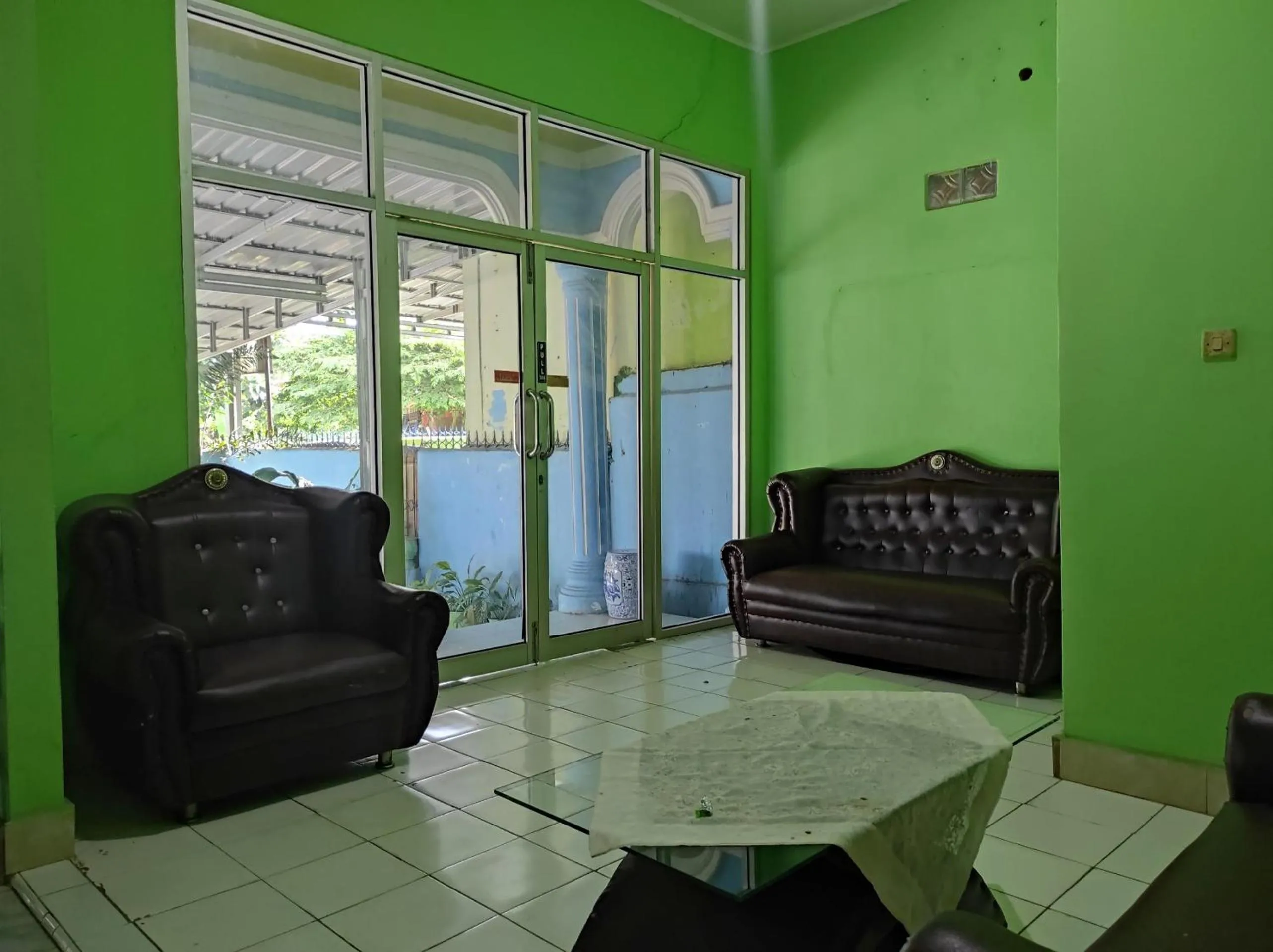 Lobby or reception in Hotel O Penginapan Syariah Al Syifa