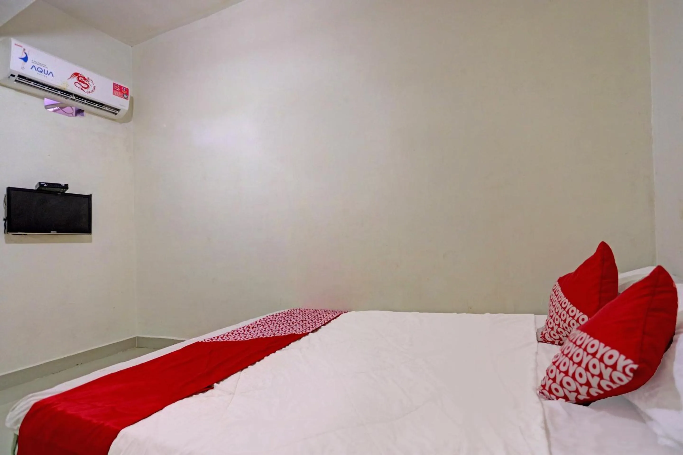 Bedroom, Bed in Hotel O Octav Homestay