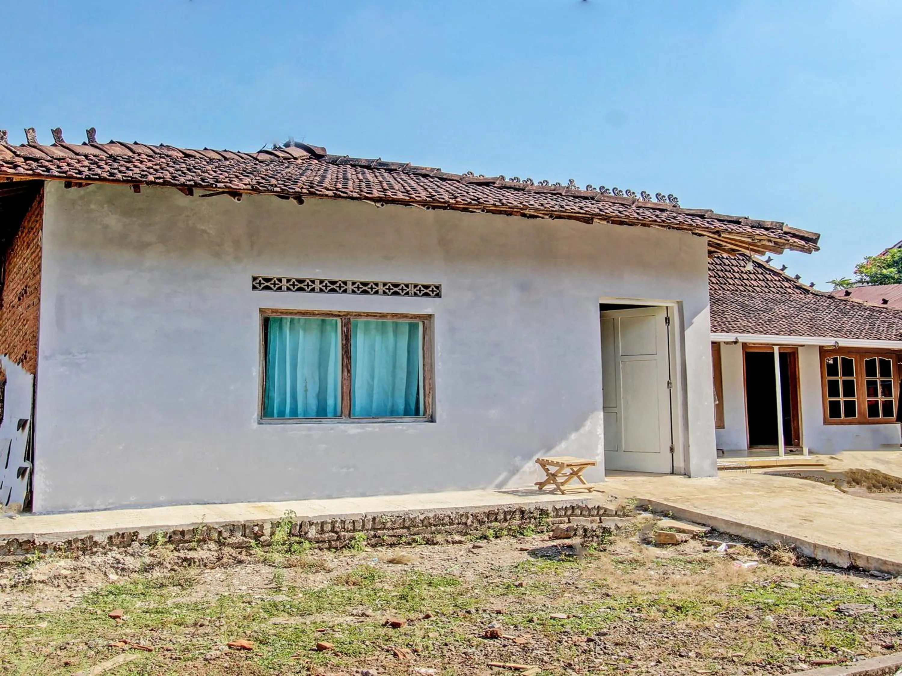 Facade/entrance in Hotel O Wisma Bani Pandi Syariah