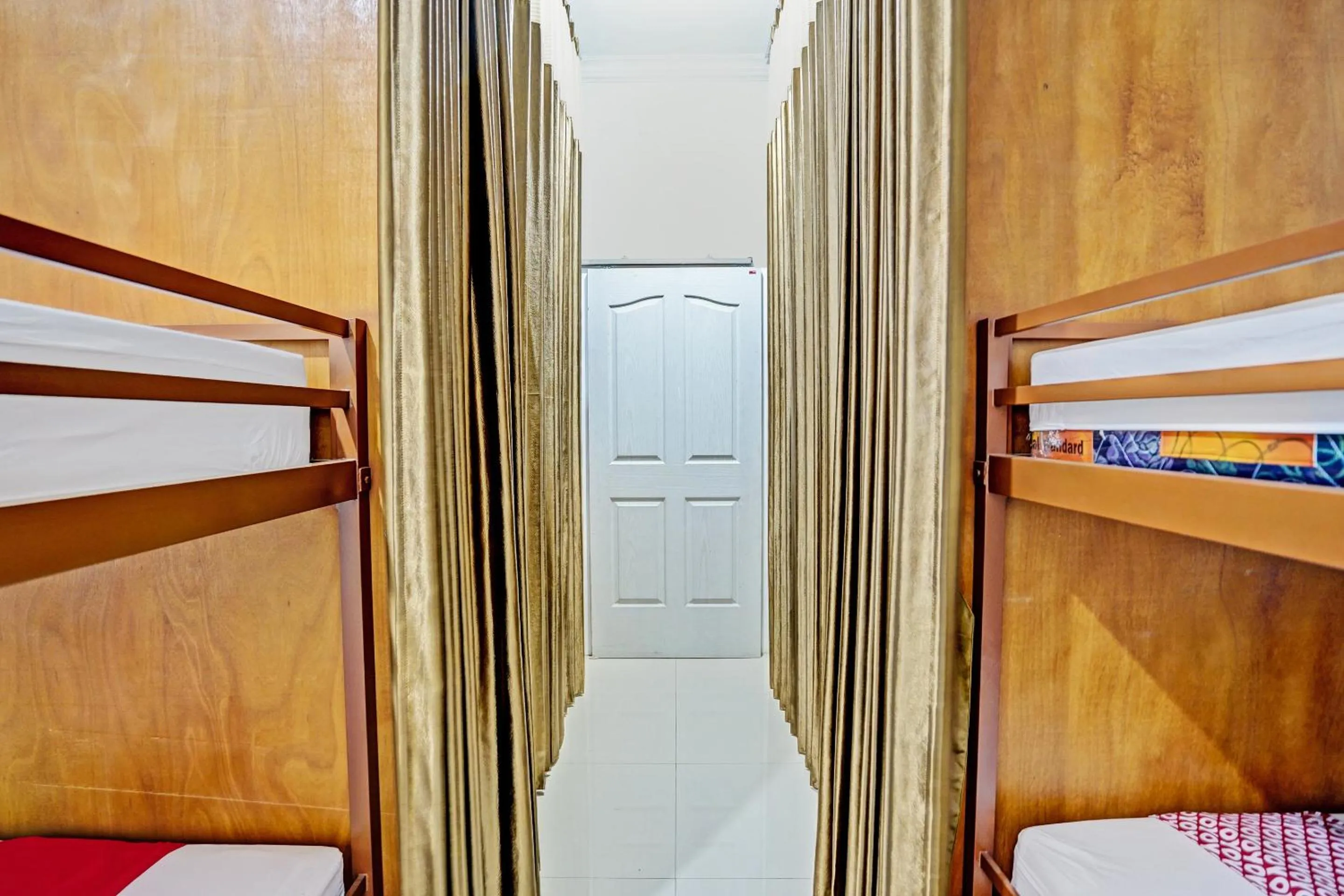 Bedroom in OYO 92736 Bougenville Rover