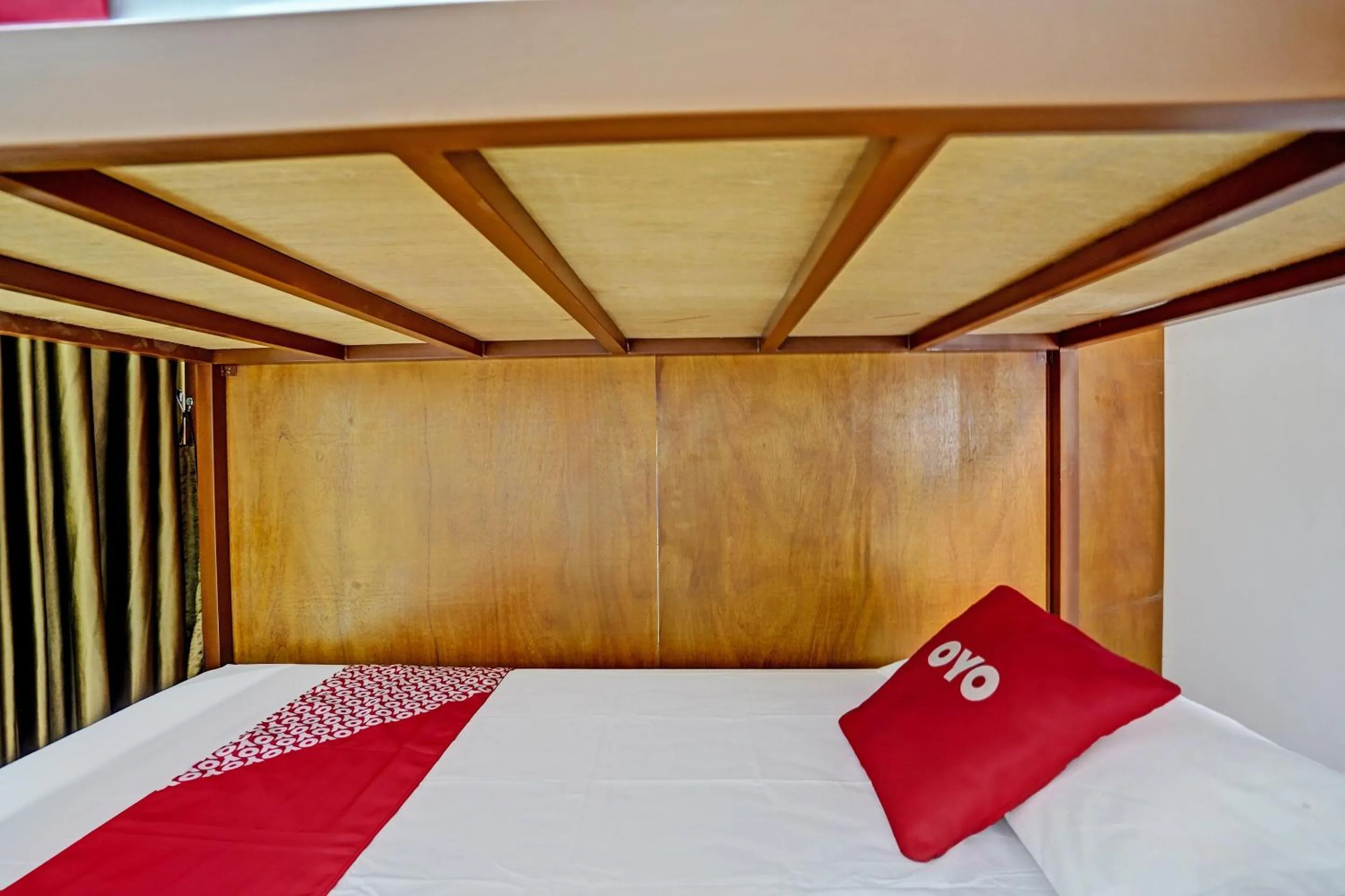 Bedroom in OYO 92736 Bougenville Rover