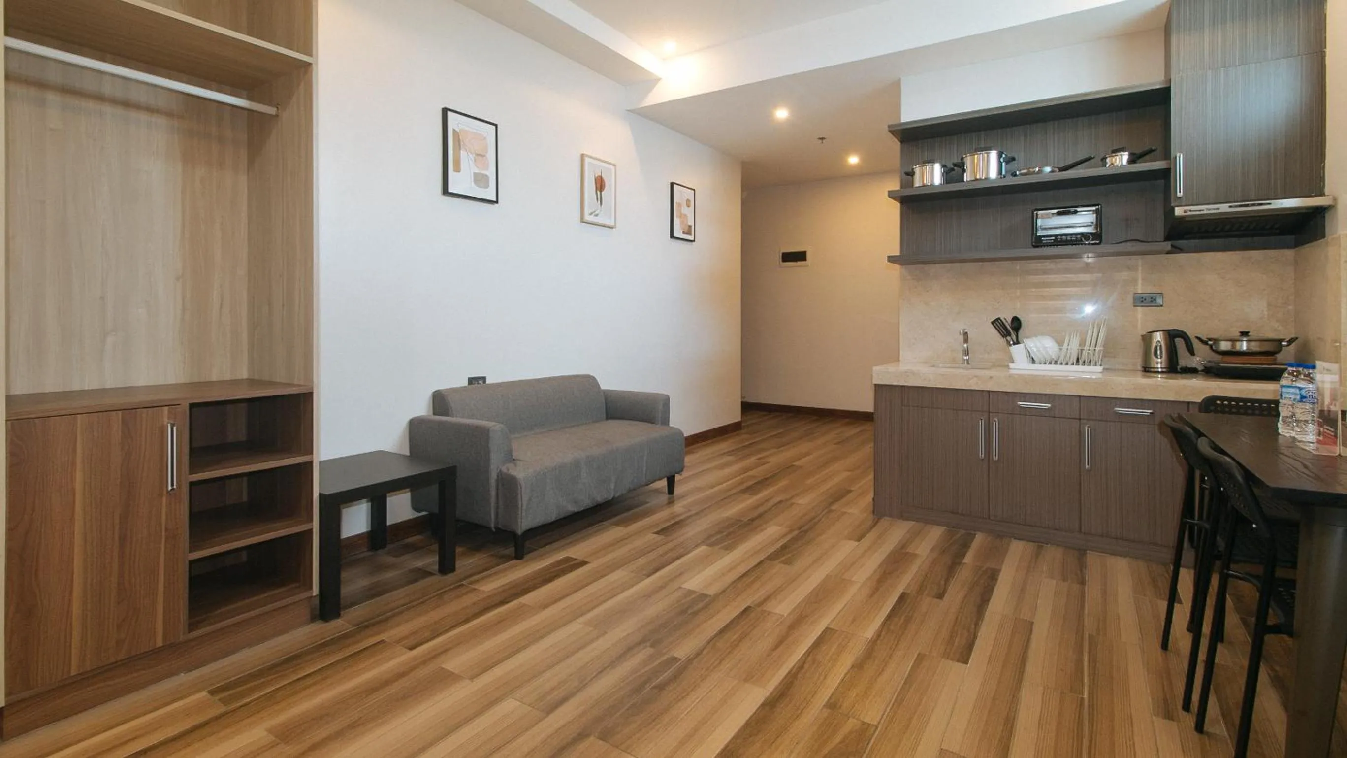 Kitchen or kitchenette in RedDoorz Plus @ Bez Tower and Residences San Juan