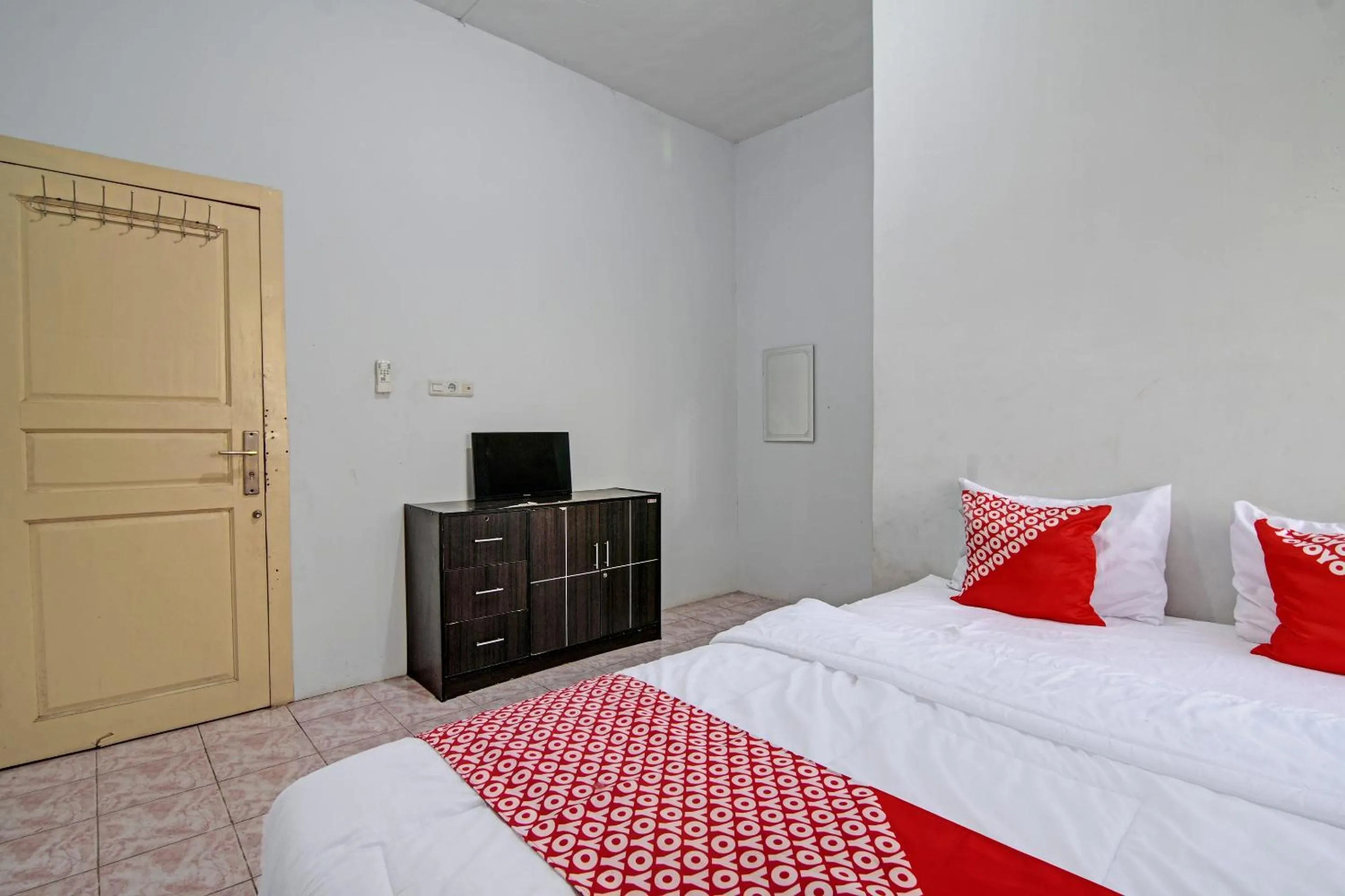 Bedroom, Bed in Hotel O Wisma 35NearTaman Wisata Polong Jopang