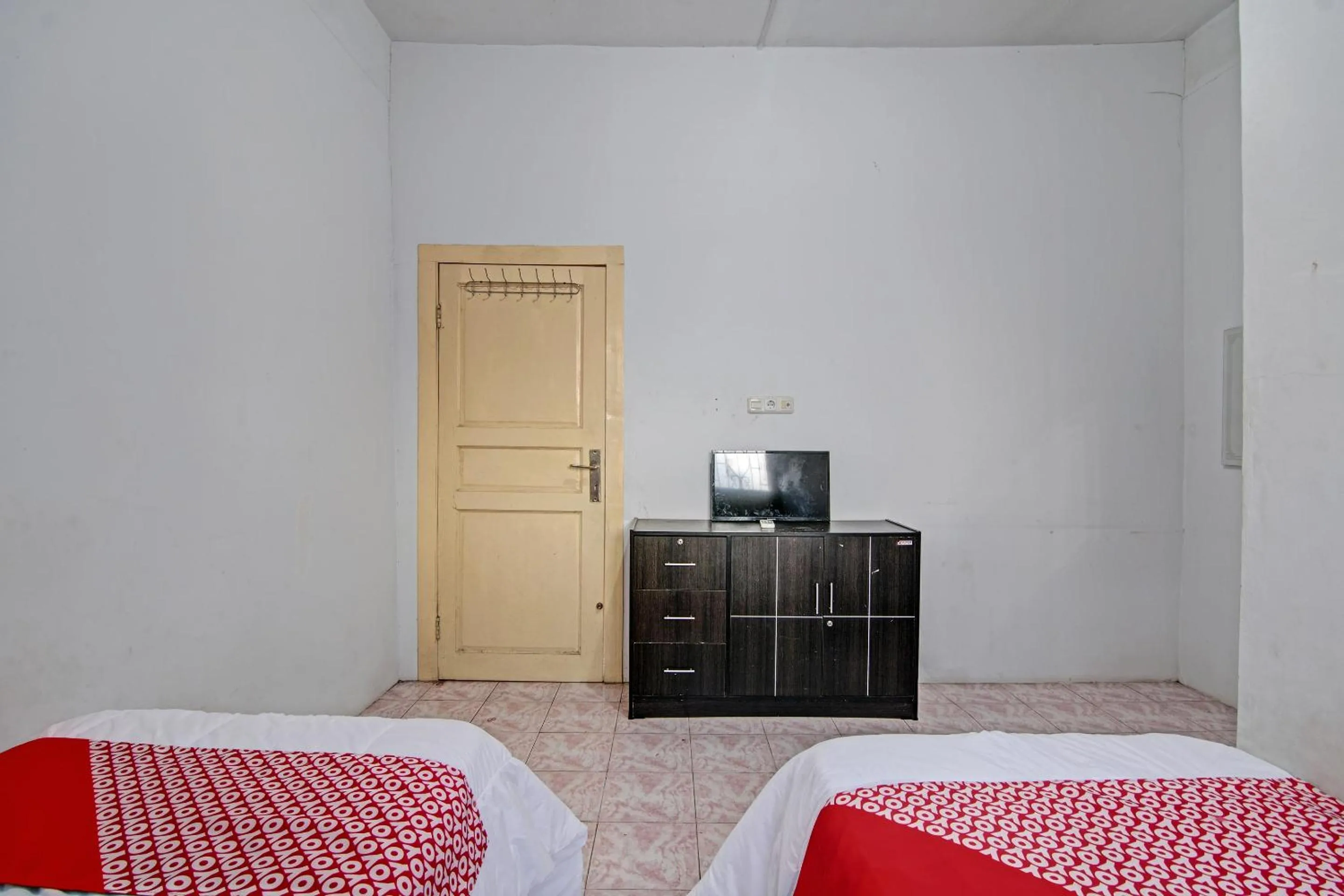 Bedroom, Bed in Hotel O Wisma 35NearTaman Wisata Polong Jopang