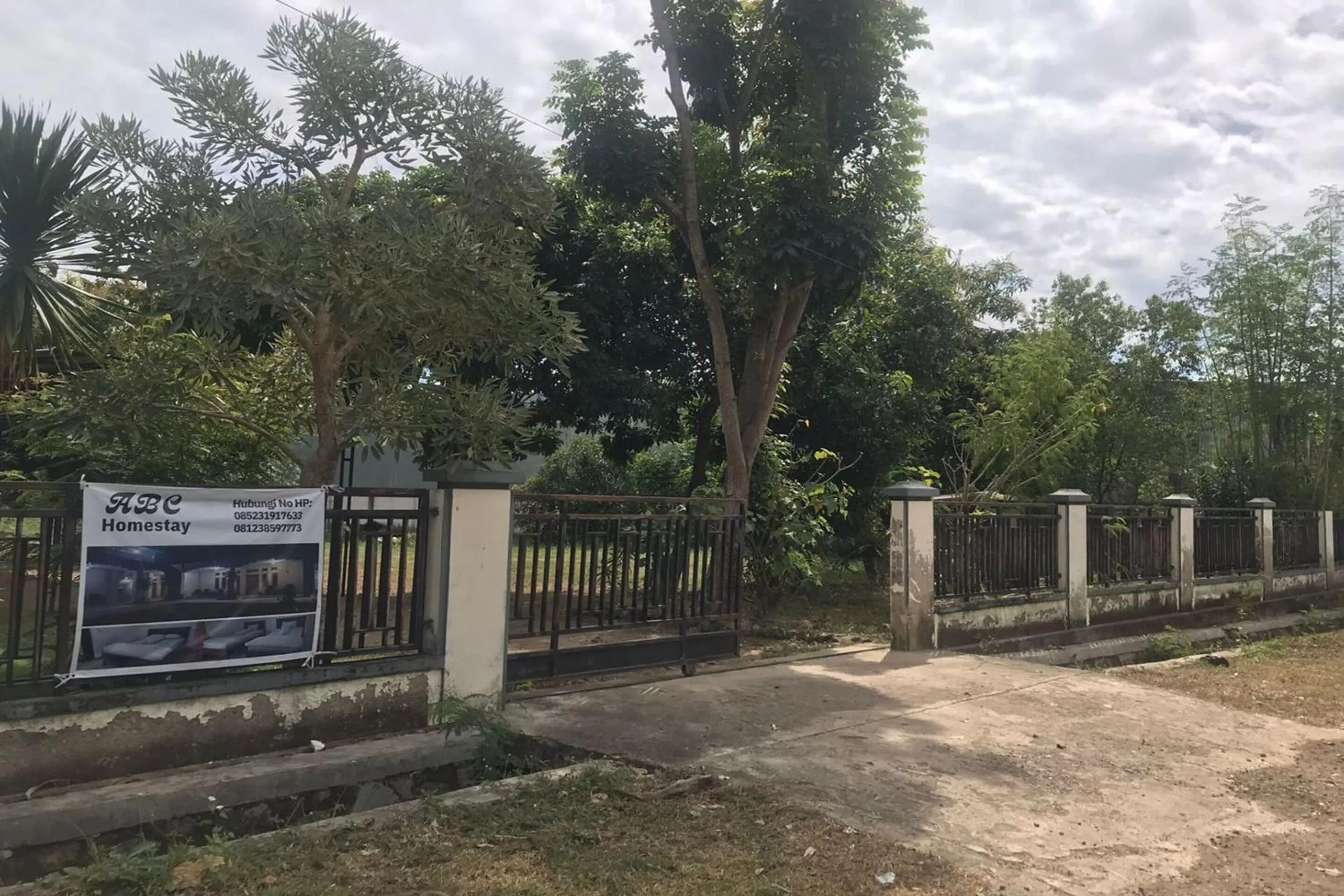 Facade/entrance in Hotel O Abc Homestay