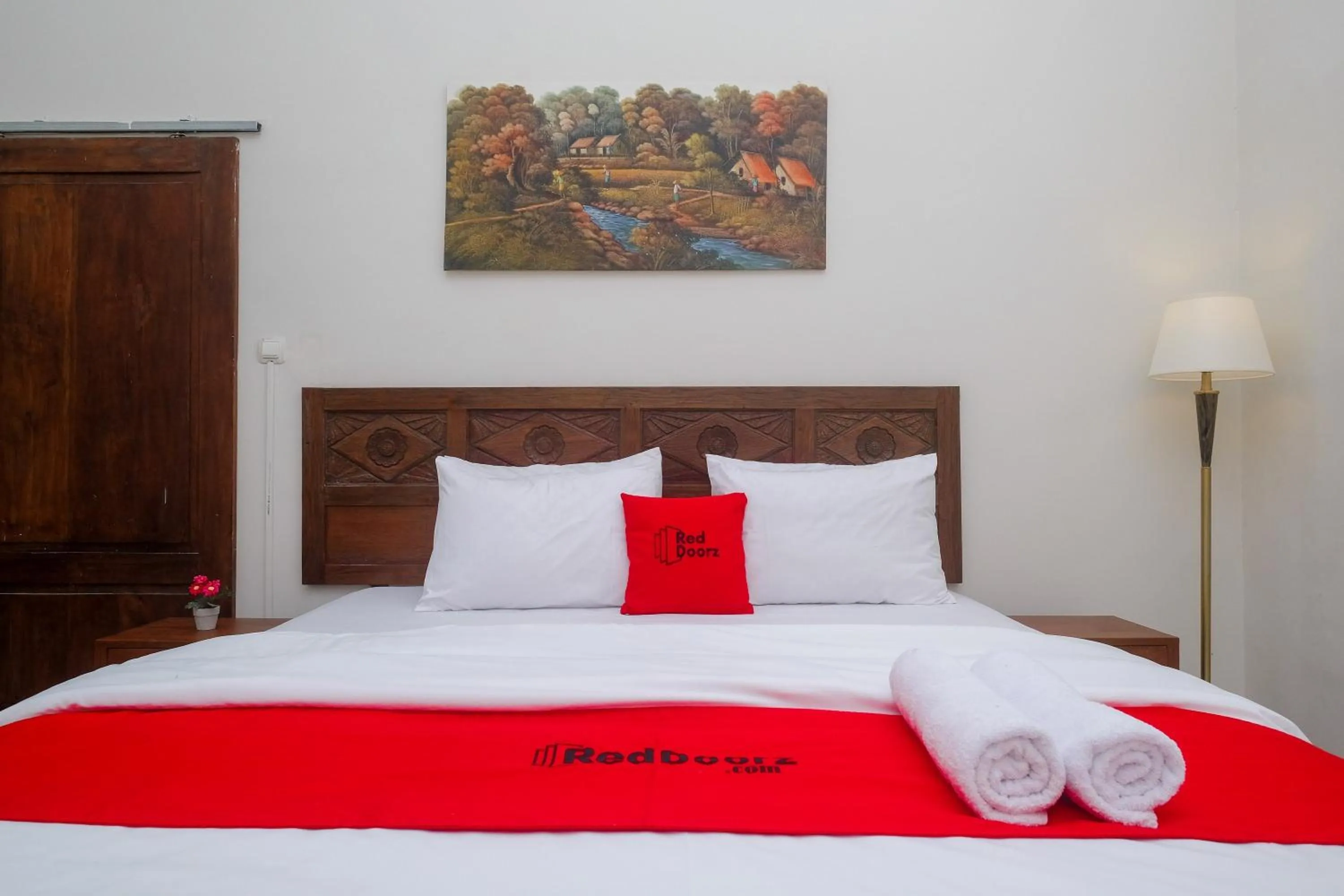 Bed in RedDoorz Syariah near Stasiun Klaten