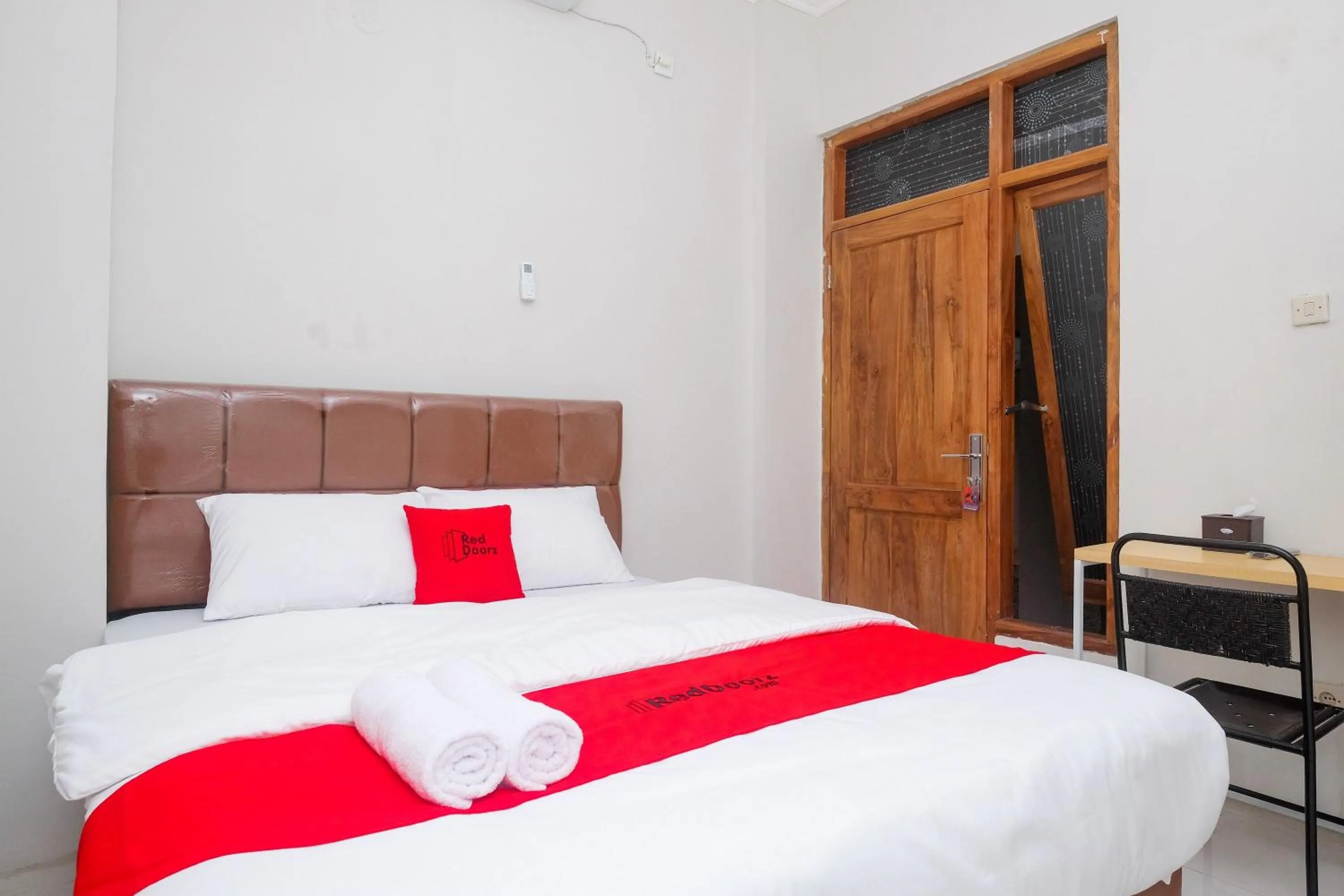 Bed in RedDoorz Syariah near Stasiun Klaten
