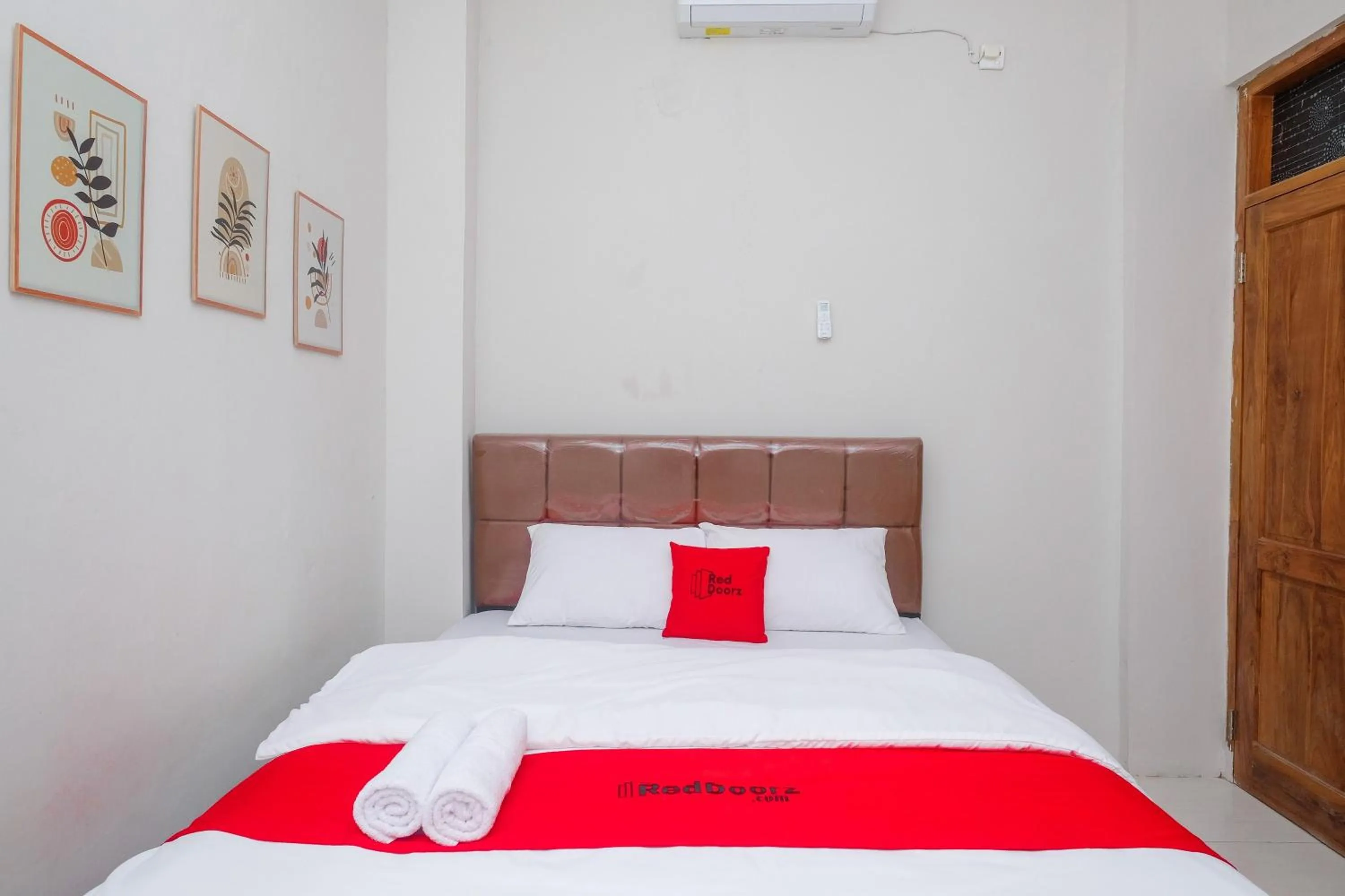Bed in RedDoorz Syariah near Stasiun Klaten