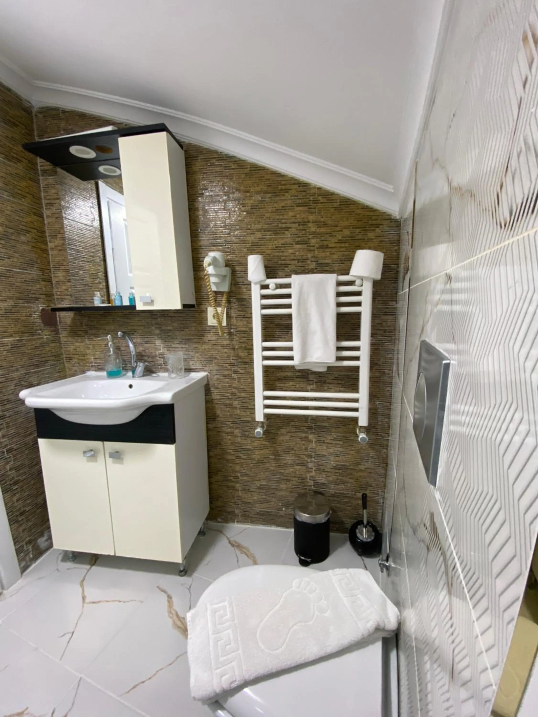 Bathroom in Araz Apart
