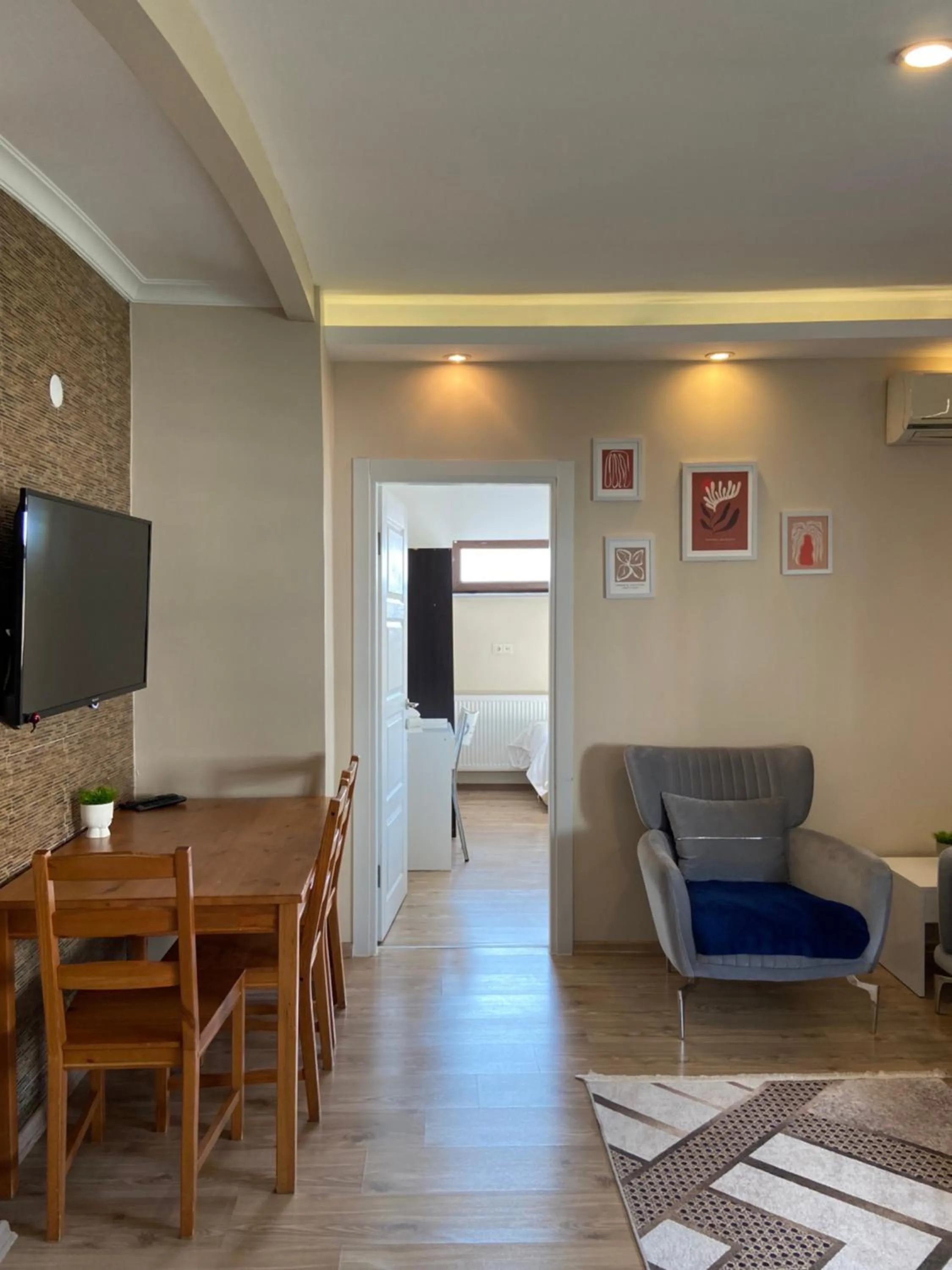 Communal lounge/ TV room in Araz Apart