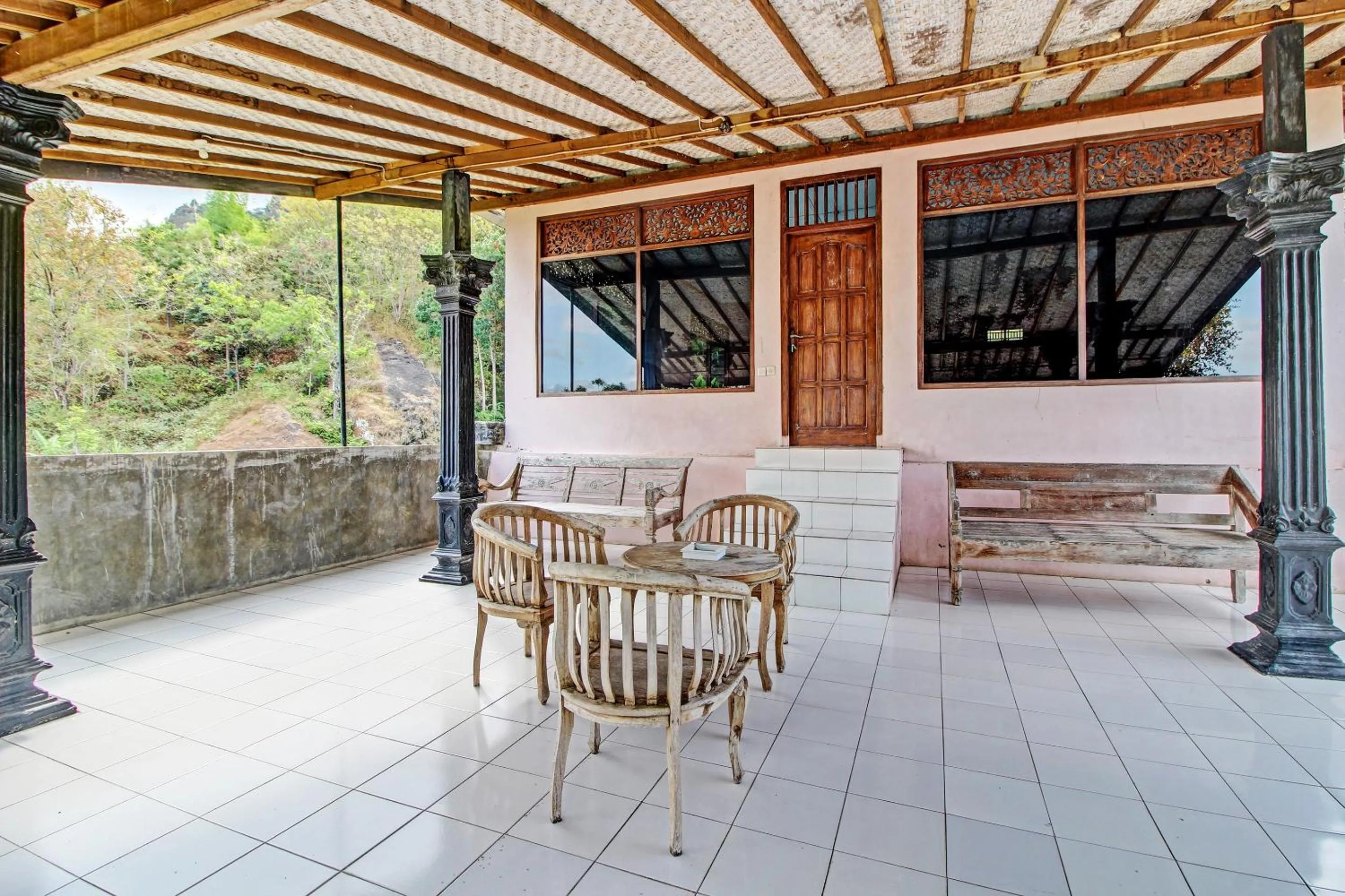 Lobby or reception in Hotel O Sendang Asri