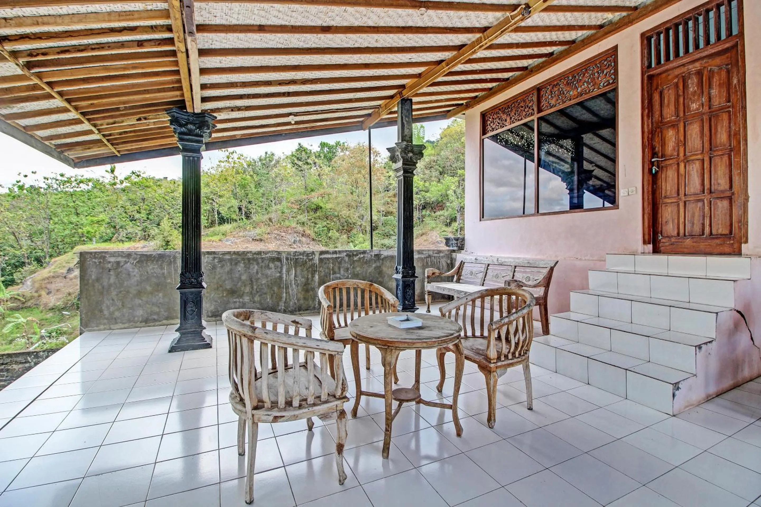 Lobby or reception in Hotel O Sendang Asri