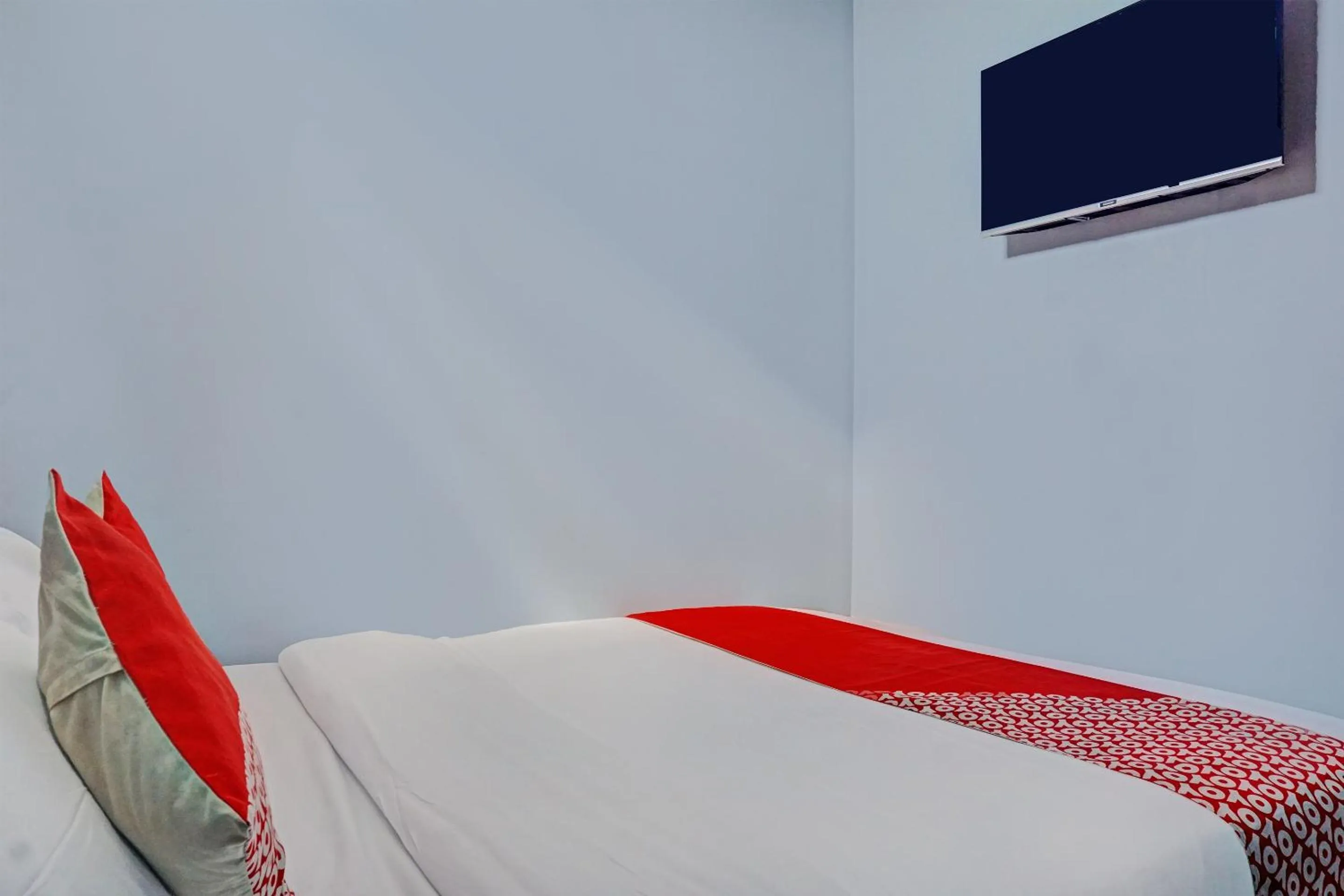 Bedroom, Bed in Capital O 92765 J&b Smart Sentul