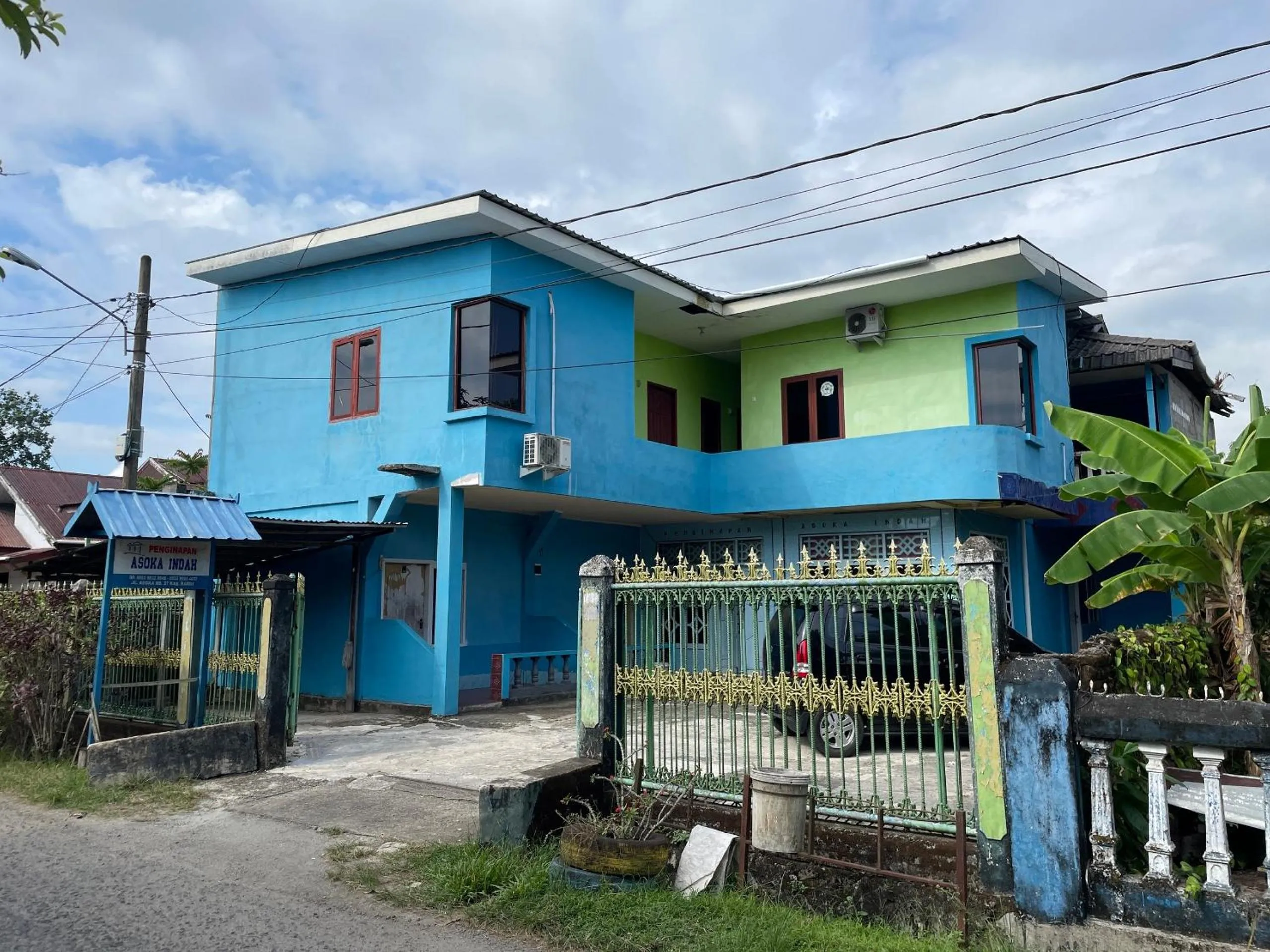 Facade/entrance in Hotel O Penginapan Asoka Indah Near PT. PLN (persero) Gardu Induk Barru