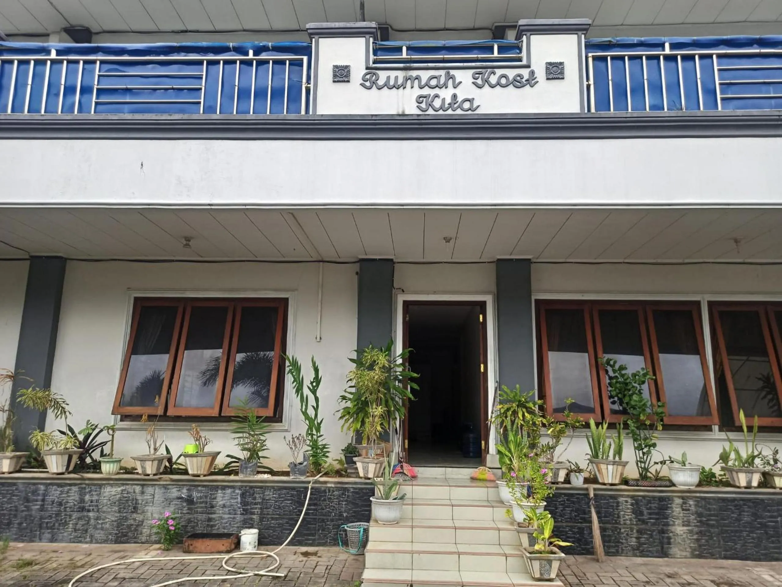 Facade/entrance in Hotel O Rumah Kost Kita Tarakan