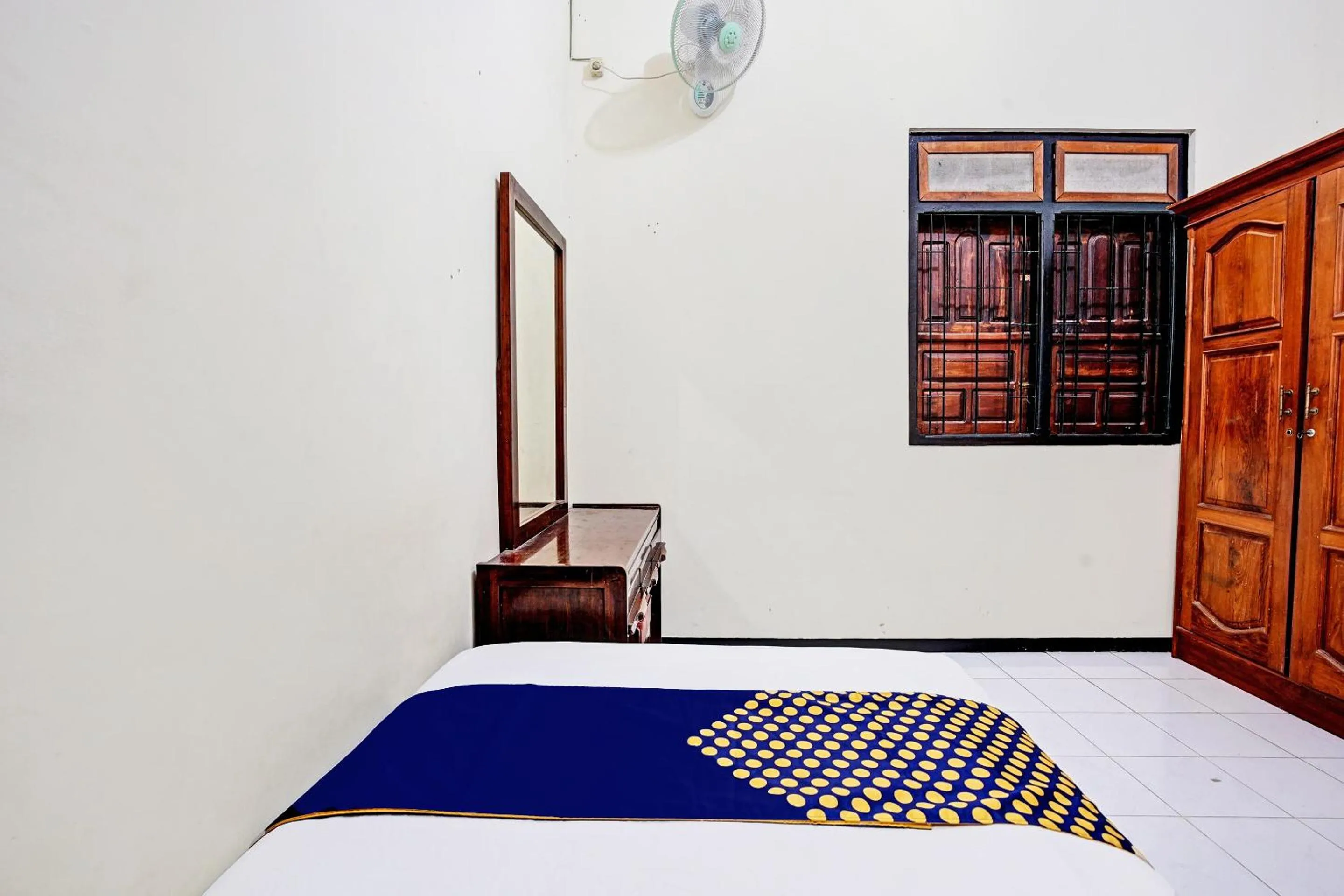 Bedroom, Bed in OYO Life 92785 Wisma Trubus Syariah