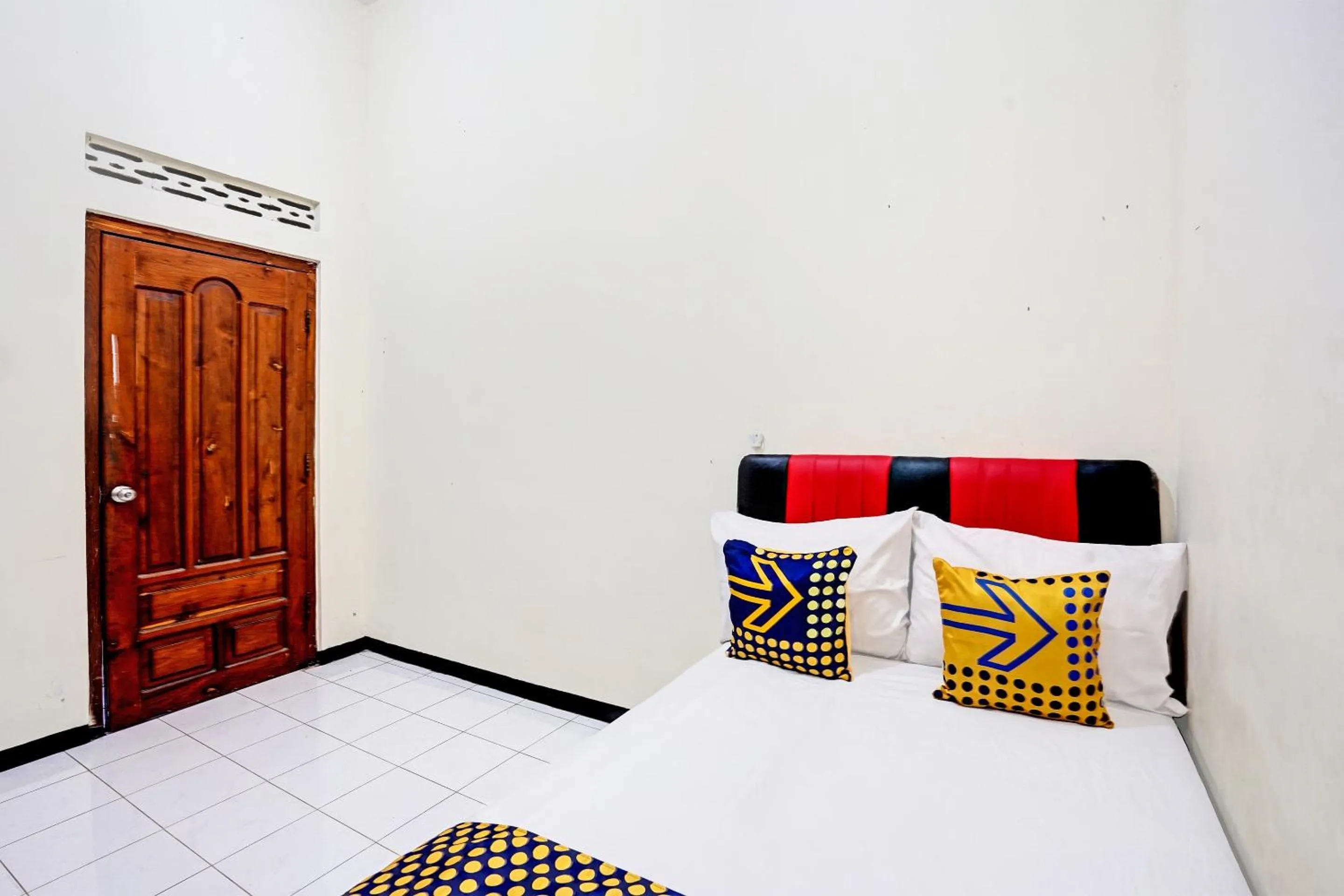 Bedroom, Bed in OYO Life 92785 Wisma Trubus Syariah