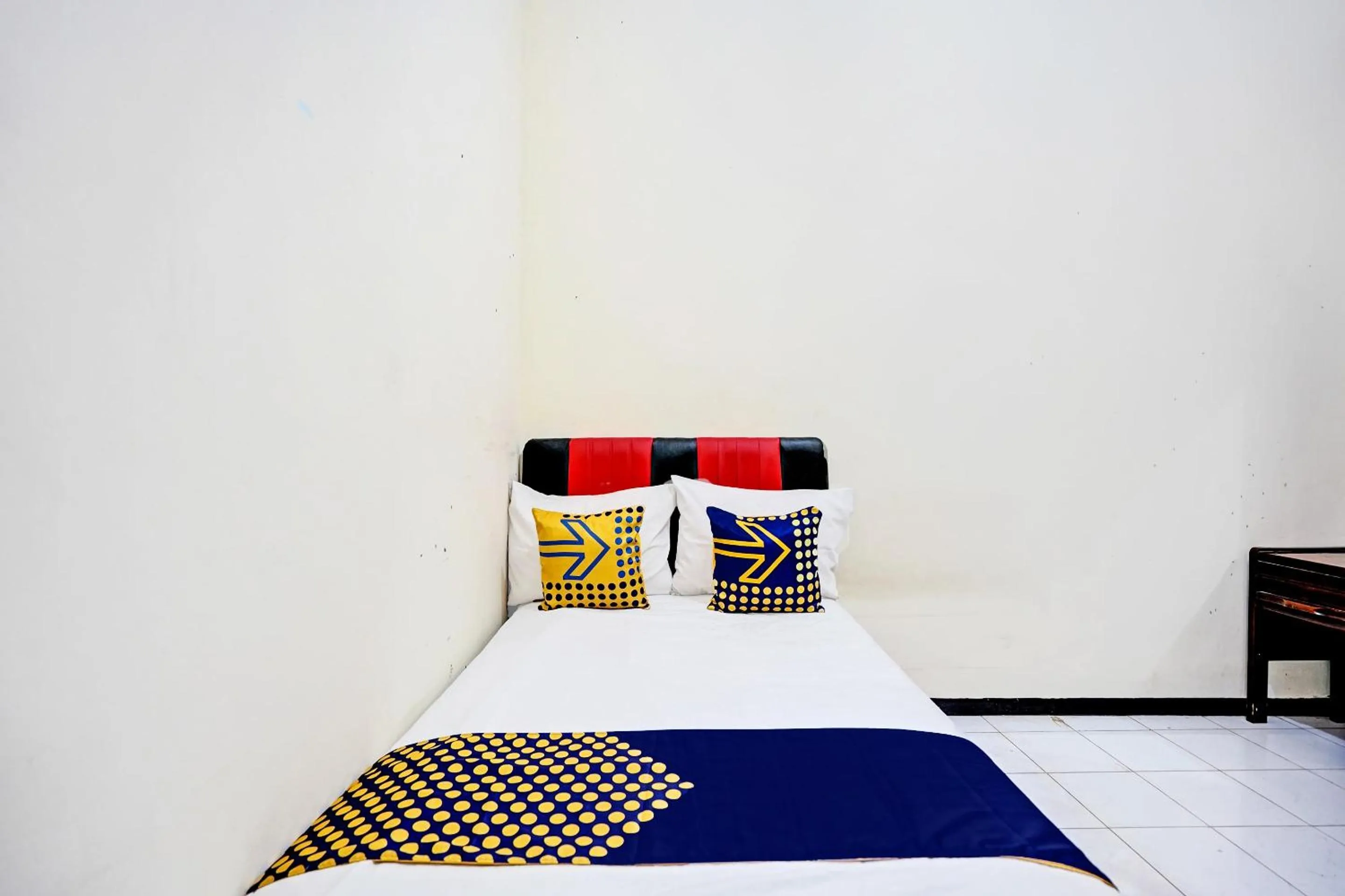 Bedroom, Bed in OYO Life 92785 Wisma Trubus Syariah