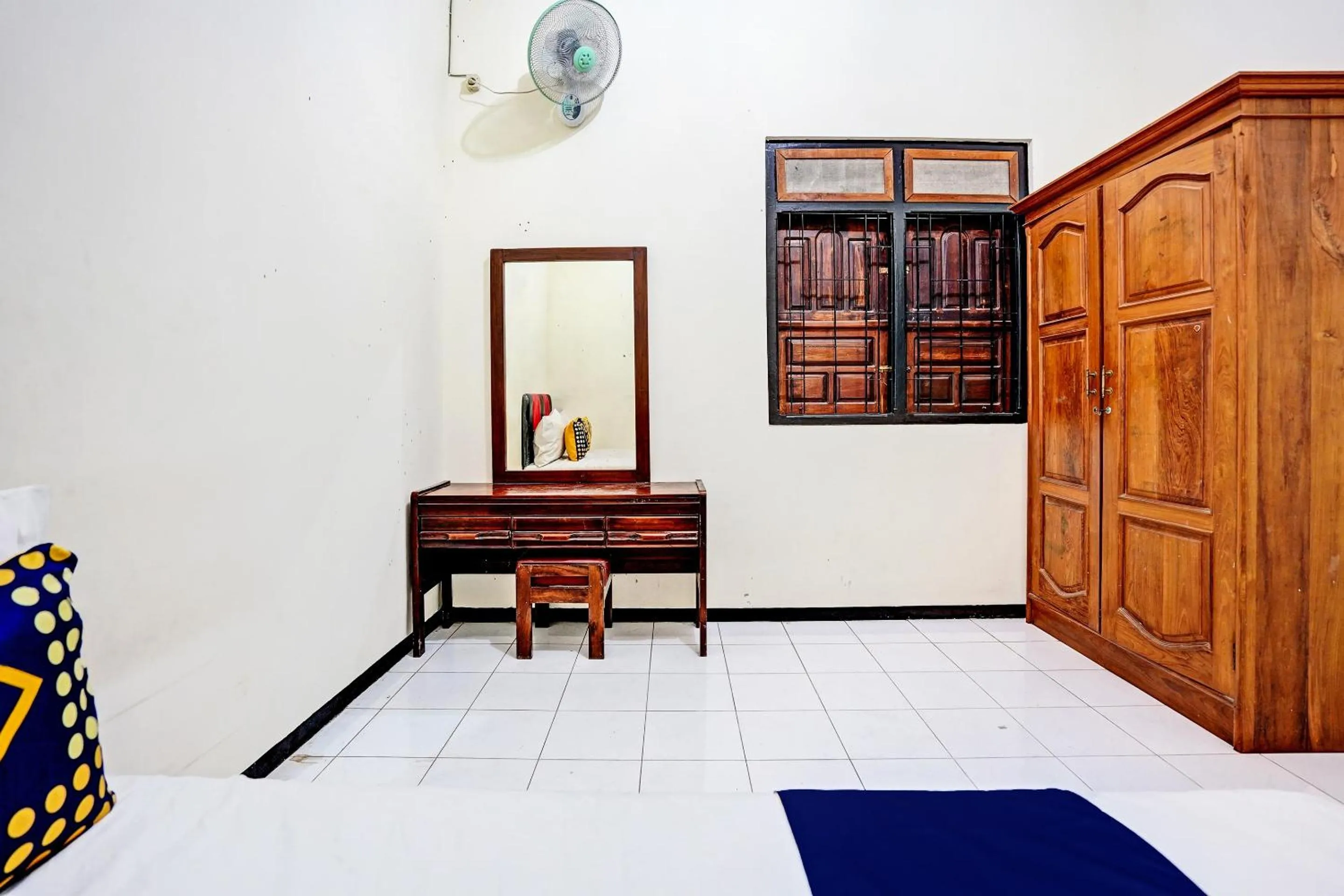 Bedroom in OYO Life 92785 Wisma Trubus Syariah