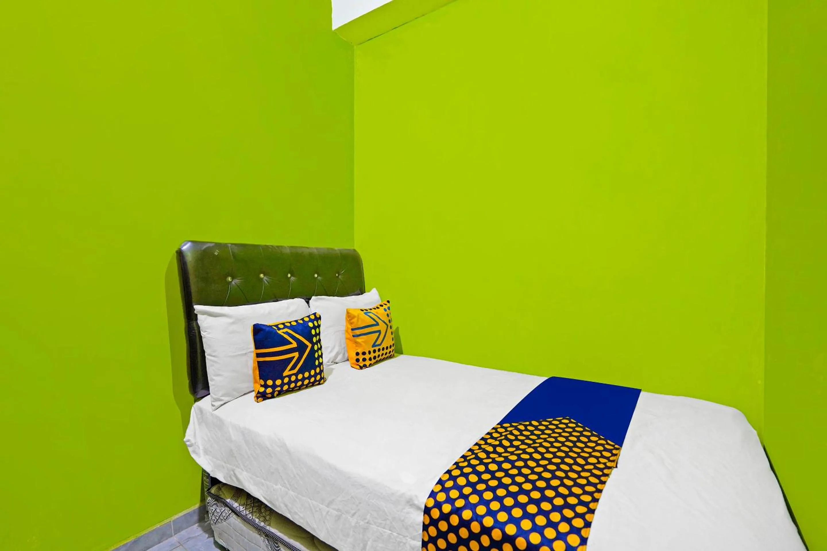 Bedroom, Bed in Hotel O Homestay Barokah