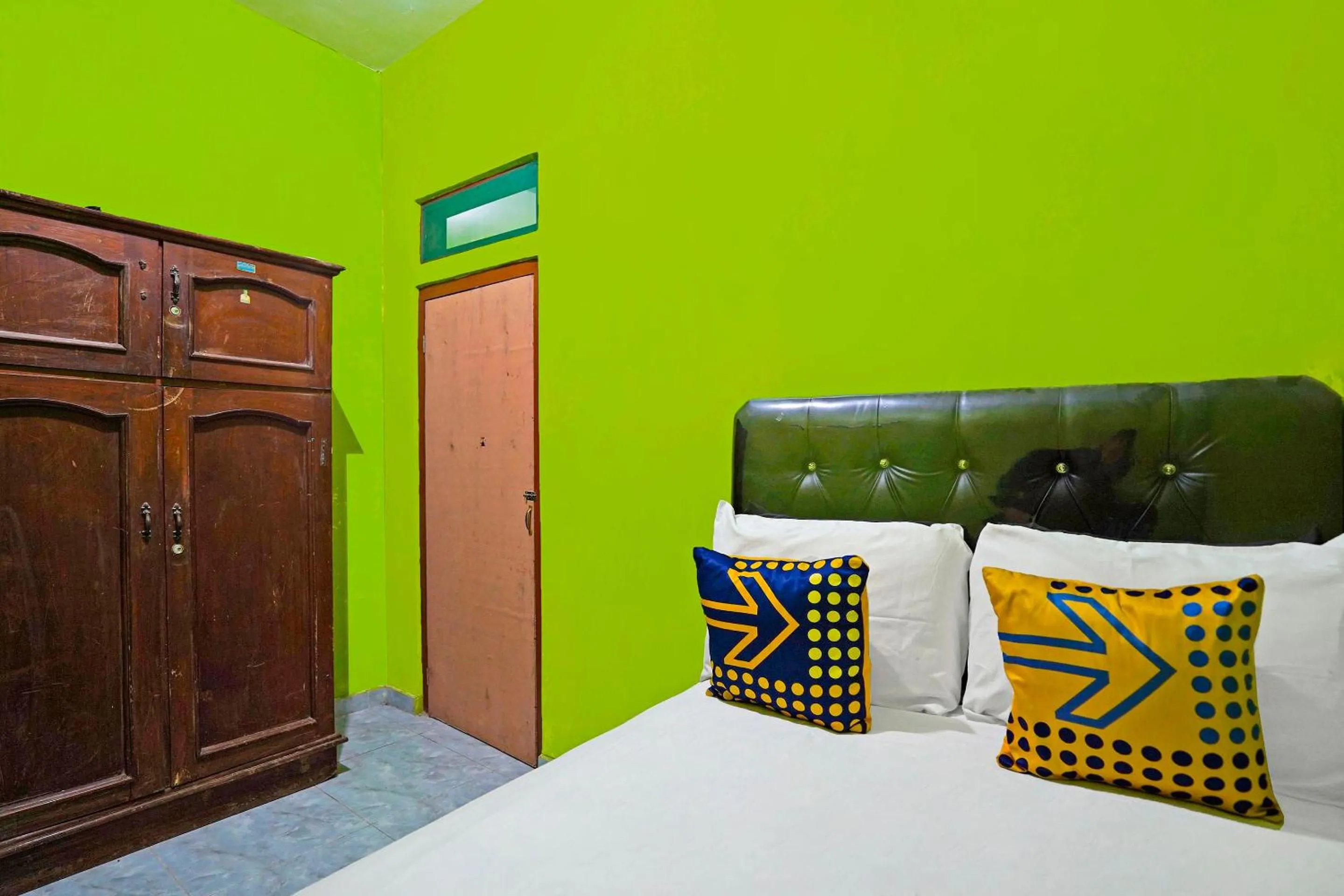 Bedroom, Bed in Hotel O Homestay Barokah